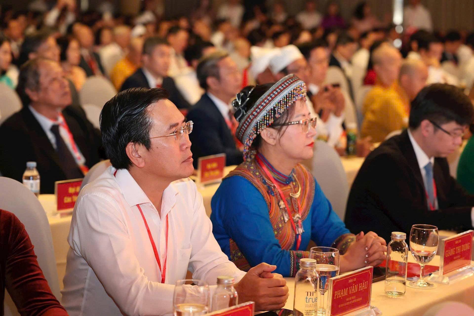 Phó Bí thư Tỉnh ủy, Chủ tịch Ủy ban MTTQ Việt Nam tỉnh Lào Cai Giàng Thị Dung dự Hội nghị gặp mặt đại biểu tiêu biểu đại diện các tầng lớp Nhân dân cả nước