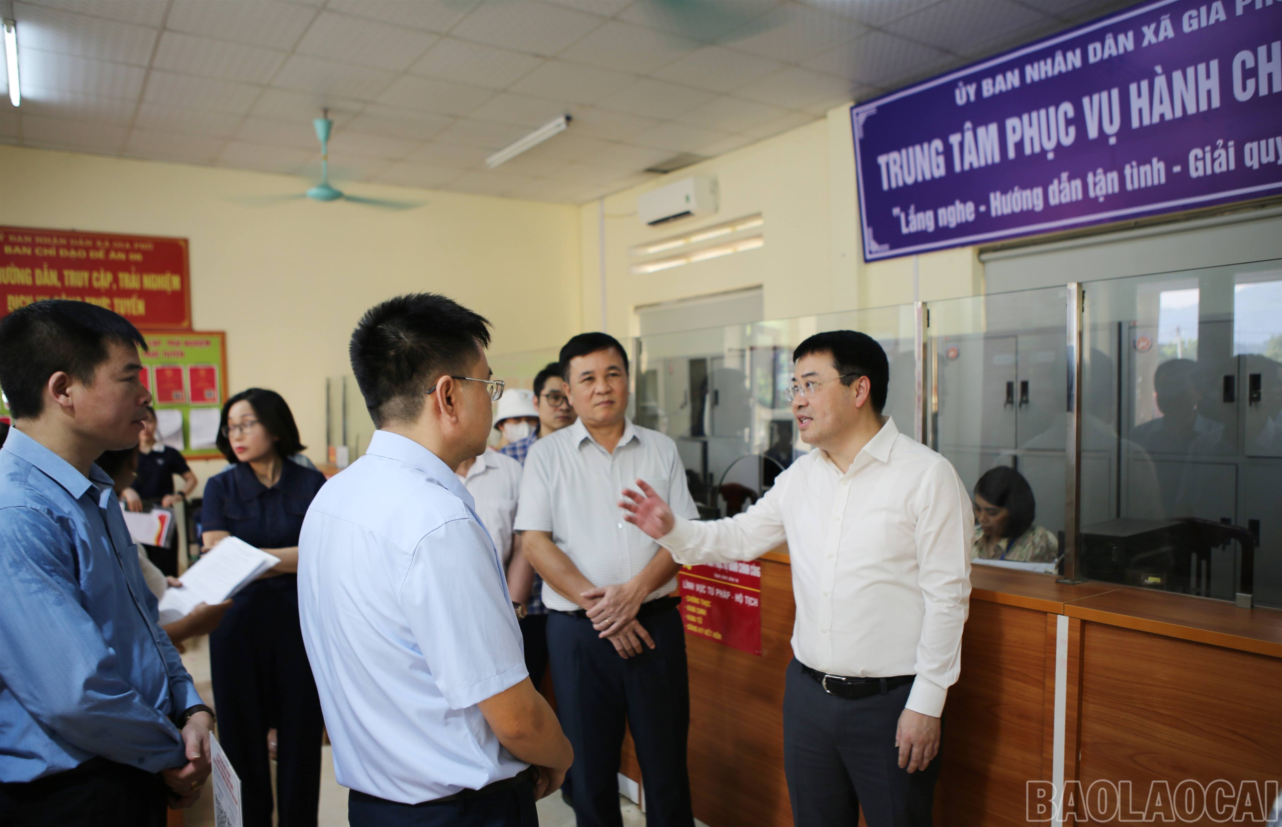 Phó Bí thư Tỉnh ủy Nguyễn Tuấn Anh kiểm tra hoạt động tại hai xã Gia Phú và Tằng Loỏng