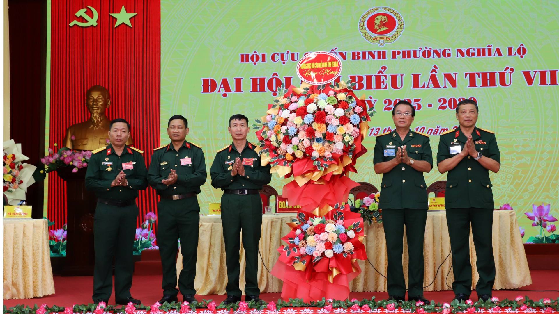 Hội Cựu chiến binh phường Nghĩa Lộ đẩy mạnh giáo dục truyền thống yêu nước cho thanh niên