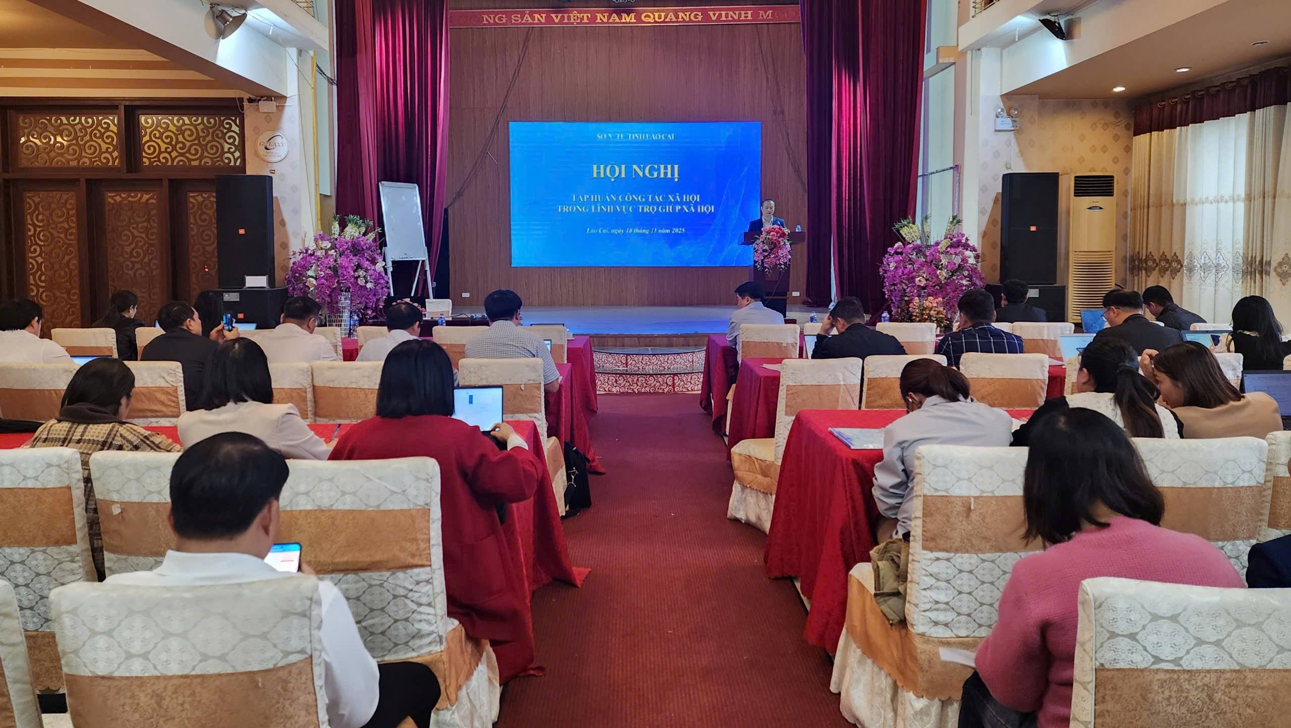 98 học viên tham gia tập huấn nghiệp vụ công tác xã hội trong lĩnh vực trợ giúp xã hội cho cán bộ xã, phường năm 2025