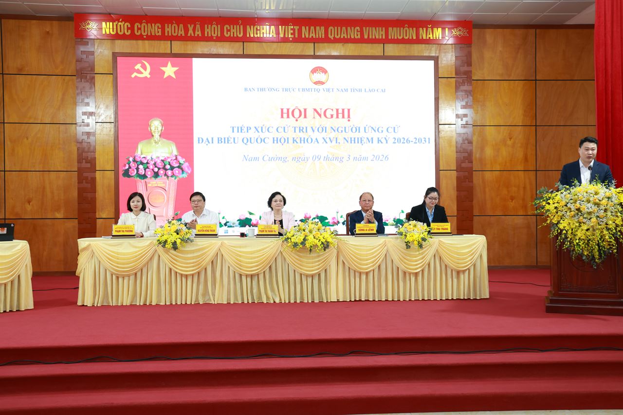 Phó Thủ tướng Chính phủ Phạm Thị Thanh Trà tiếp xúc cử tri tỉnh Lào Cai