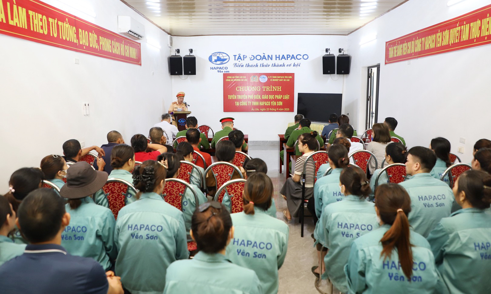 Đẩy mạnh tuyên truyền, giáo dục chính trị, pháp luật cho công nhân trên địa bàn trong tình hình mới