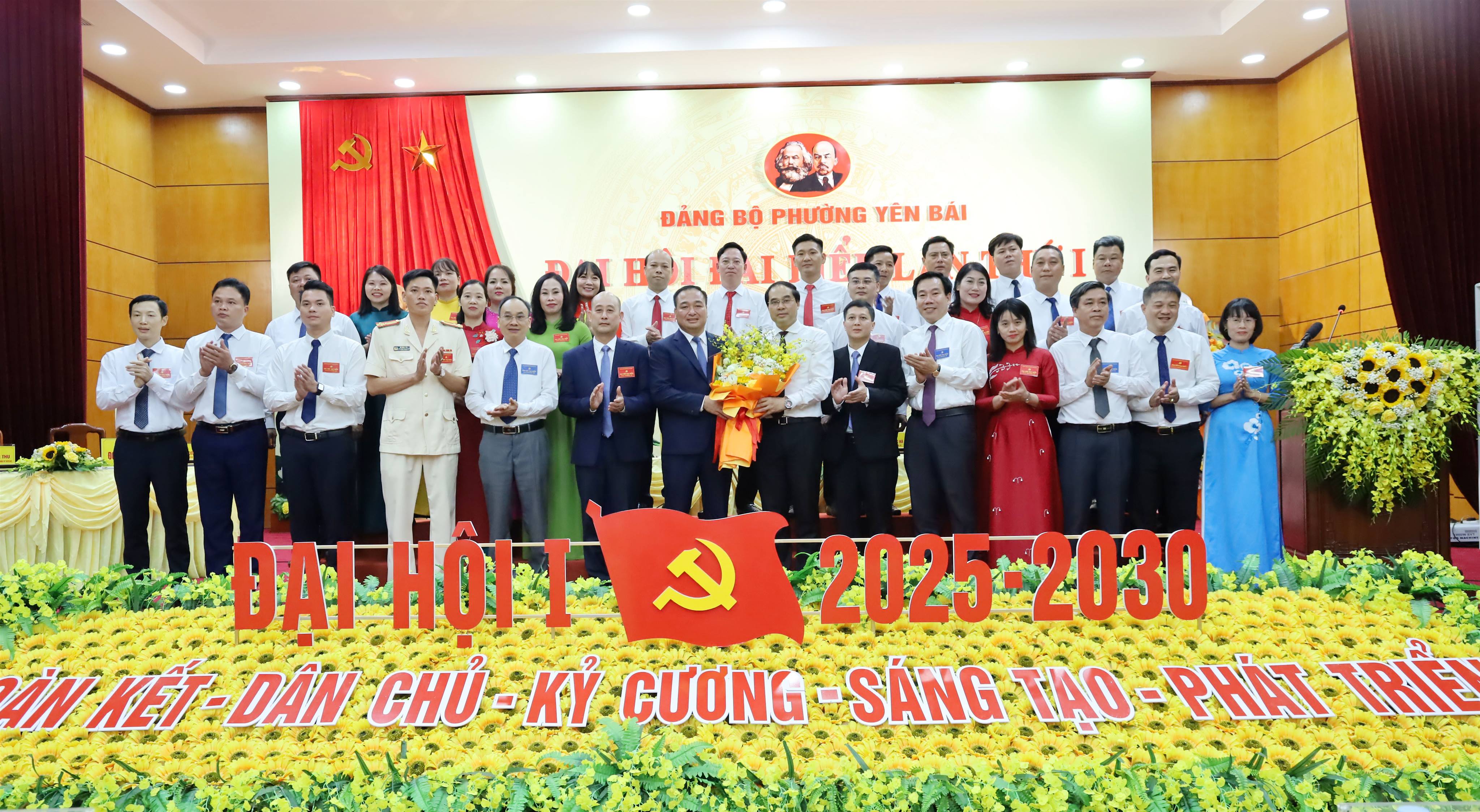 Đại hội đại biểu Đảng bộ phường Yên Bái lần thứ I, nhiệm kỳ 2025 - 2030 thành công tốt đẹp