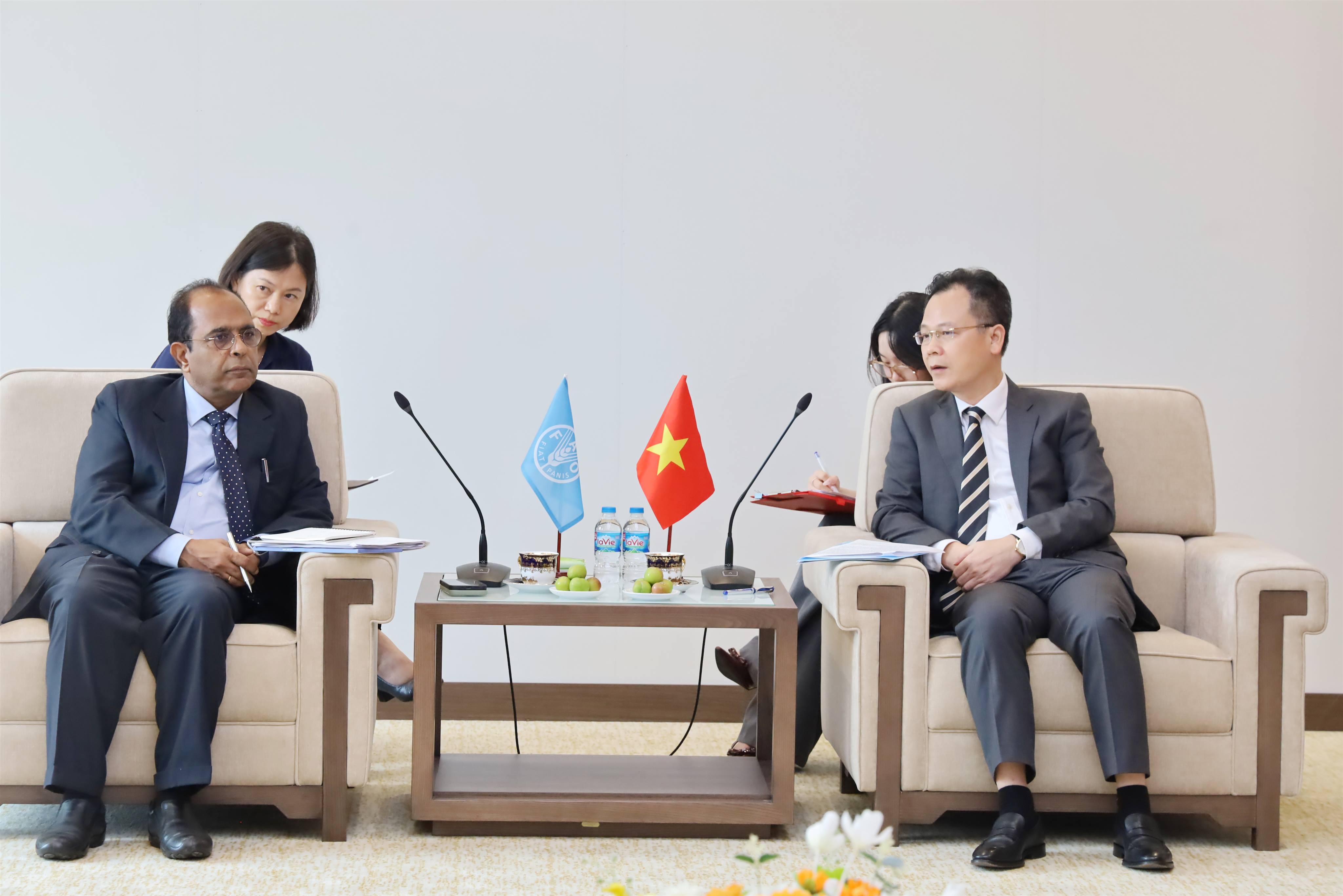 Phó Chủ tịch UBND tỉnh Nguyễn Thành Sinh tiếp và làm việc với Đoàn công tác của Tổ chức Lương thực và Nông nghiệp Liên hợp quốc (FAO)
