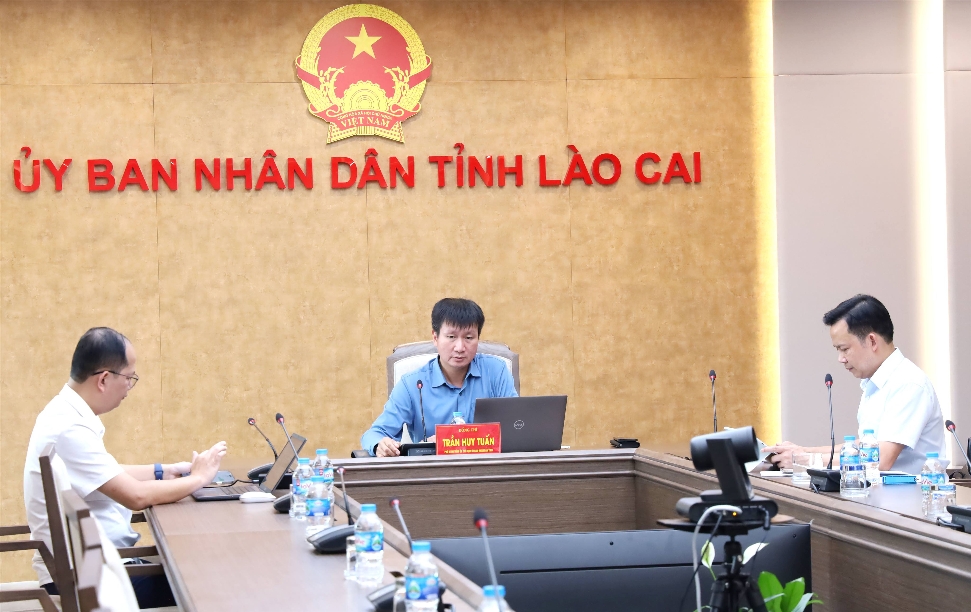Chủ tịch UBND tỉnh Trần Huy Tuấn tiếp công dân trực tuyến định kỳ tháng 8/2025