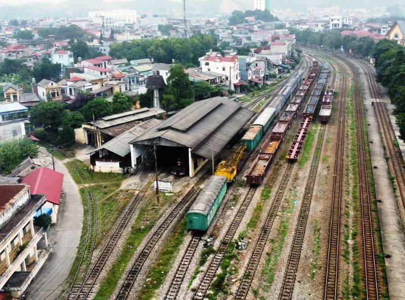 Tăng cường bảo đảm trật tự, an toàn giao thông đường sắt trong tình hình mới