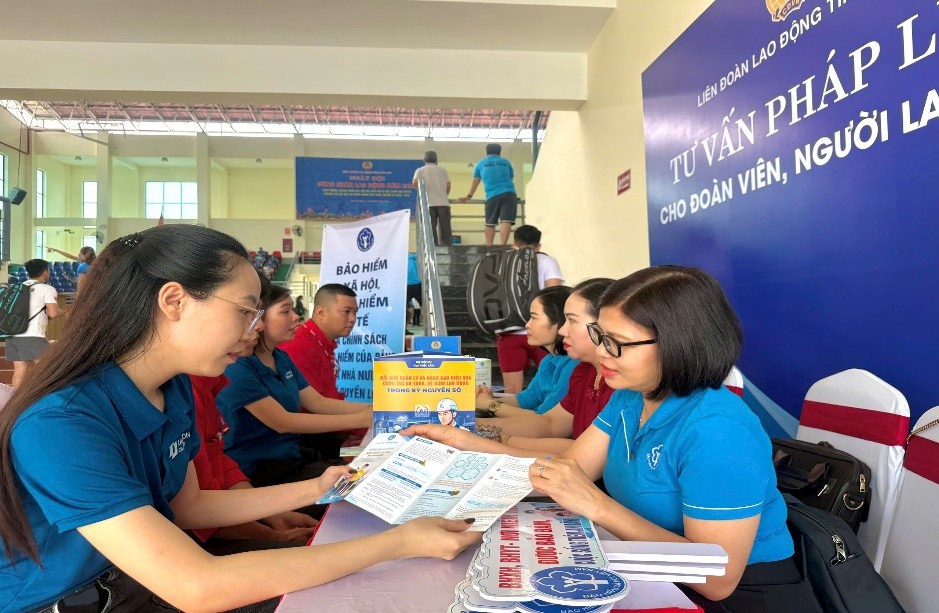 Quy trình mới về hỗ trợ và tư vấn về bảo hiểm xã hội, bảo hiểm y tế
