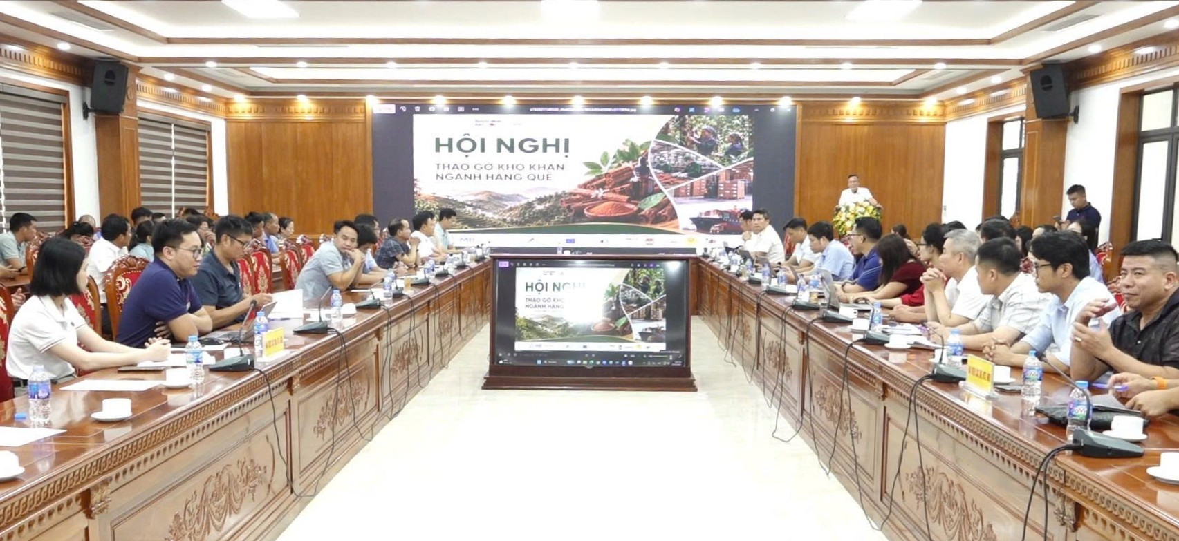 Tháo gỡ rào cản thuế và nguồn gốc: Hướng đi mới cho ngành quế Lào Cai