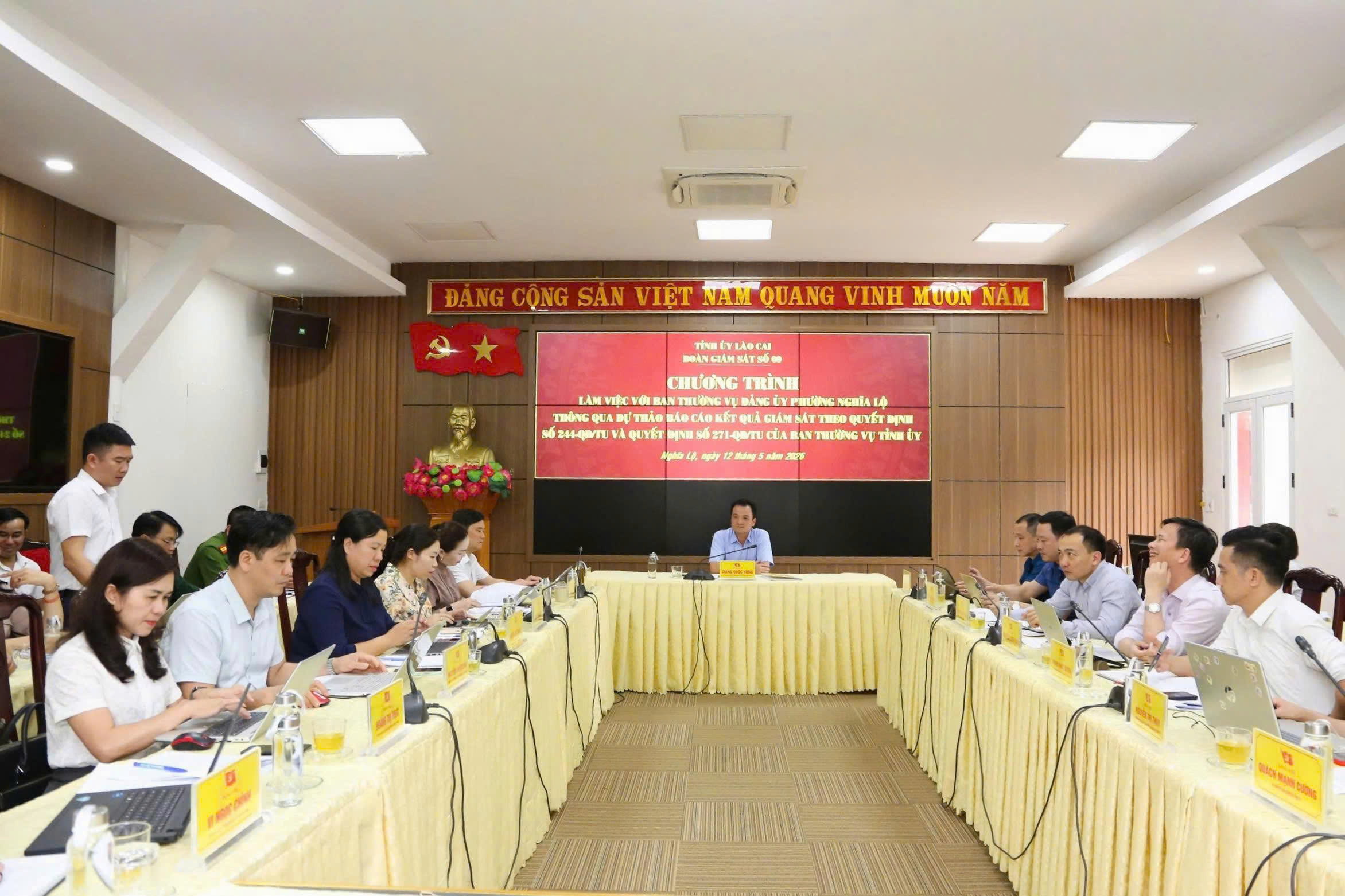 Đoàn công tác số 9 của Ban Thường vụ Tỉnh ủy giám sát tại phường Nghĩa Lộ