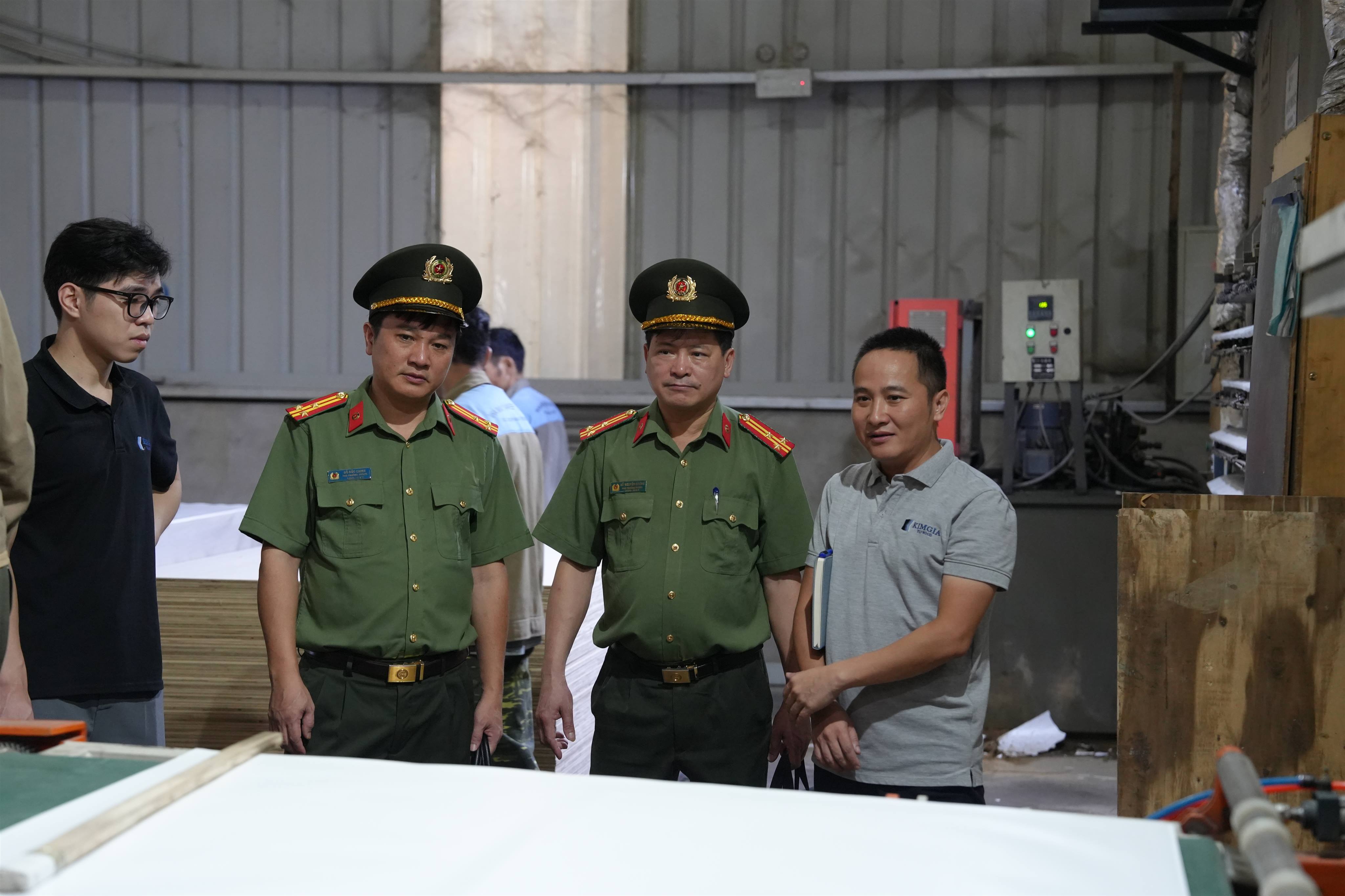 Tập trung bảo đảm an ninh kinh tế tại các khu kinh tế, khu công nghiệp trong bối cảnh hội nhập quốc tế