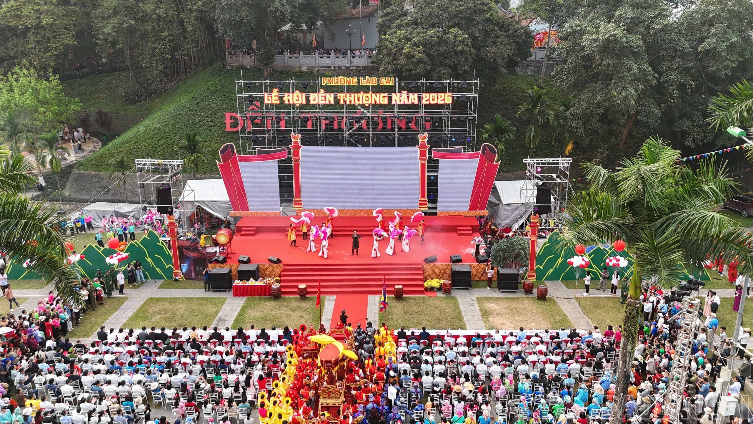 Tưng bừng khai hội đền Thượng - 10 năm Di sản văn hóa phi vật thể Quốc gia