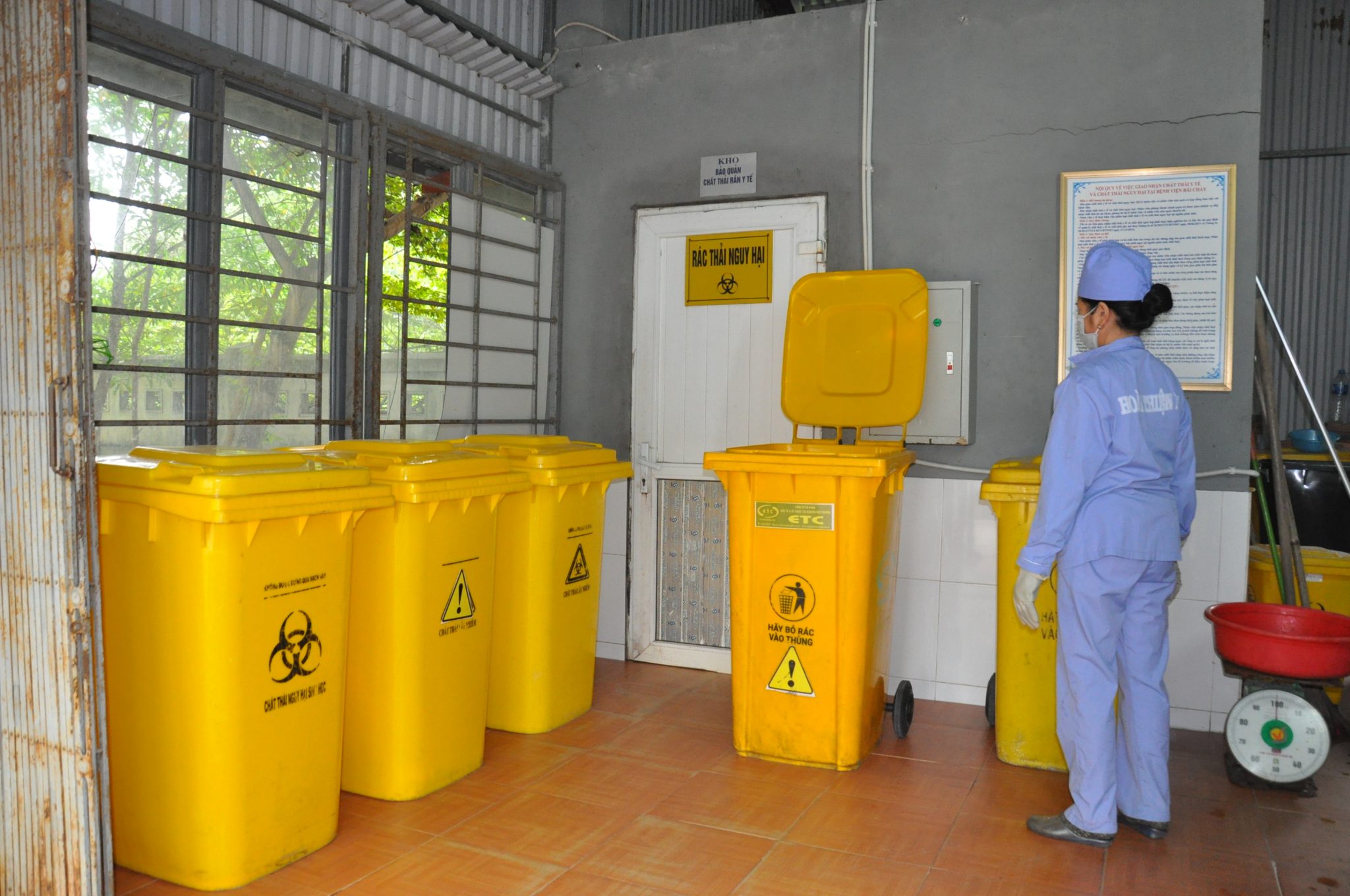 Tăng cường công tác quản lý chất thải y tế trong phạm vi khuôn viên cơ sở y tế