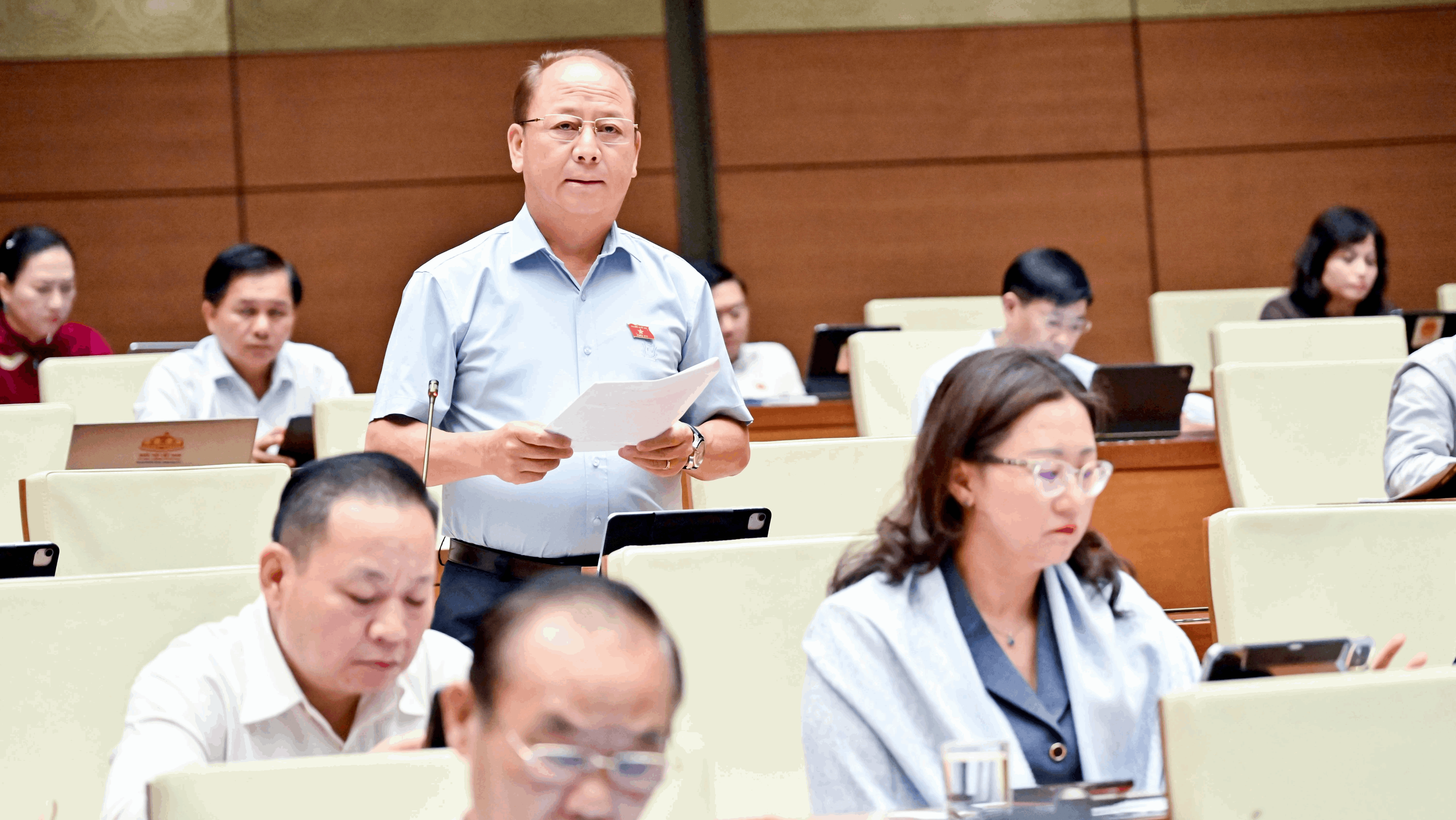 Kiến nghị sớm gỡ vướng đầu tư công, ưu tiên nâng cấp giao thông nông thôn vùng khó khăn