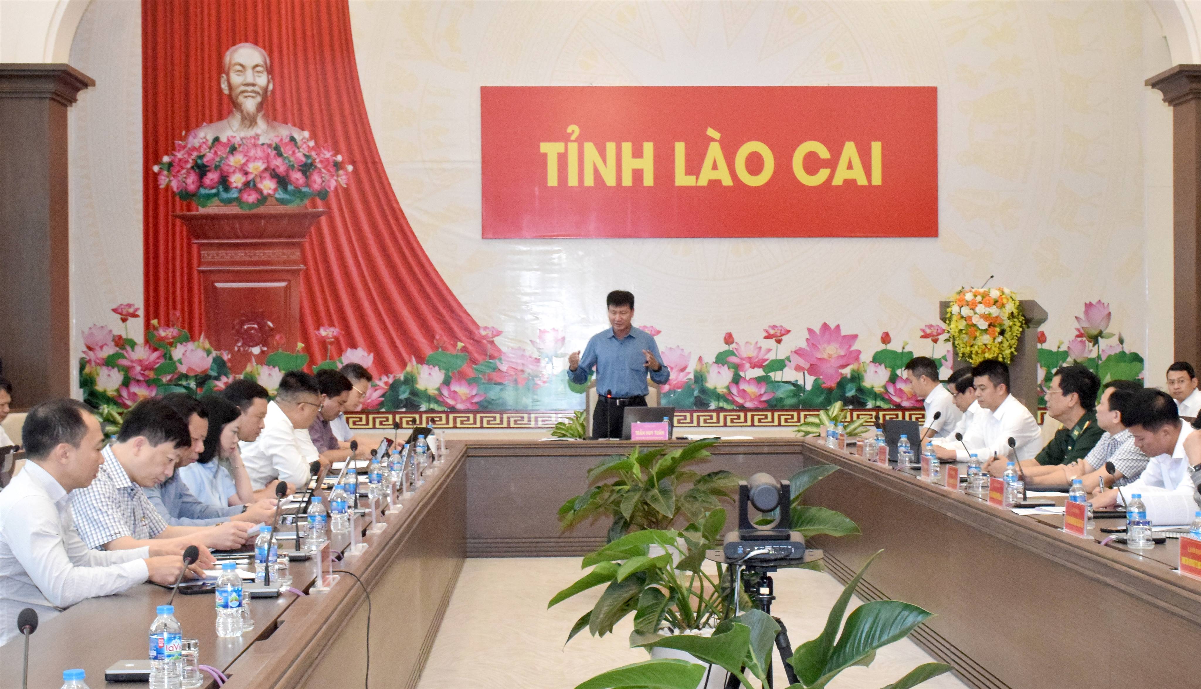 Chủ tịch UBND tỉnh Trần Huy Tuấn chủ trì buổi làm việc lấy ý kiến đóng góp vào Đề án cửa khẩu thông minh của tỉnh Lào Cai