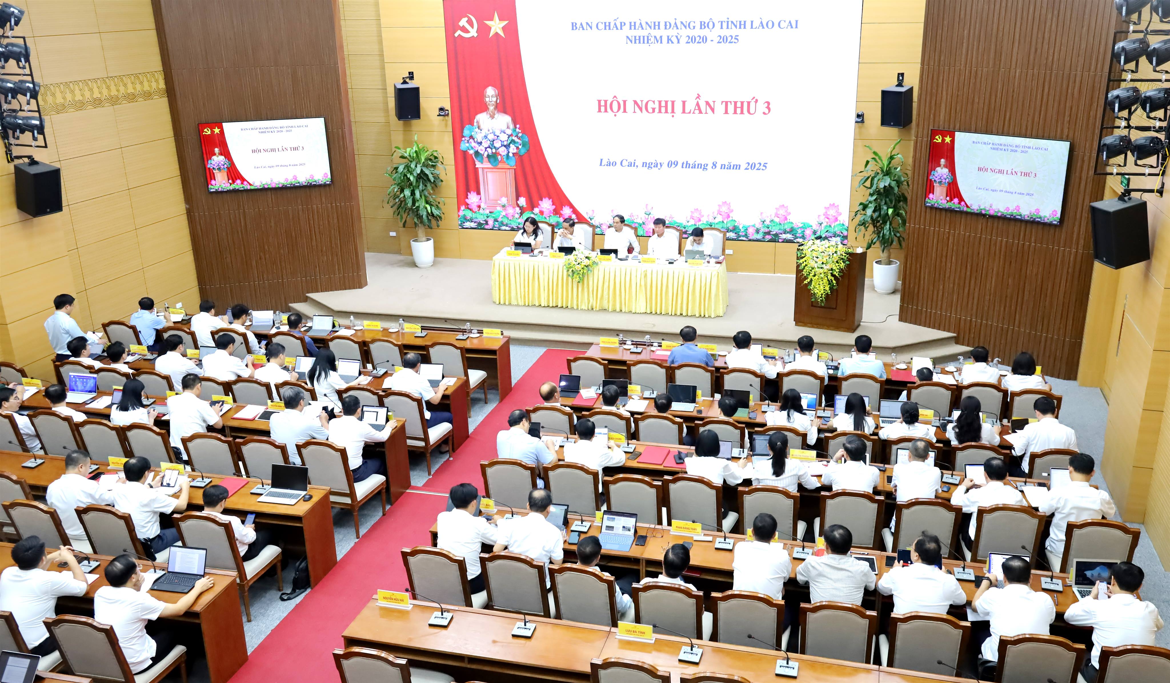 Hội nghị Ban Chấp hành Đảng bộ tỉnh lần thứ 3: Đánh giá kết quả 01 tháng vận hành chính quyền địa phương 2 cấp và quyết định các nội dung theo thẩm quyền