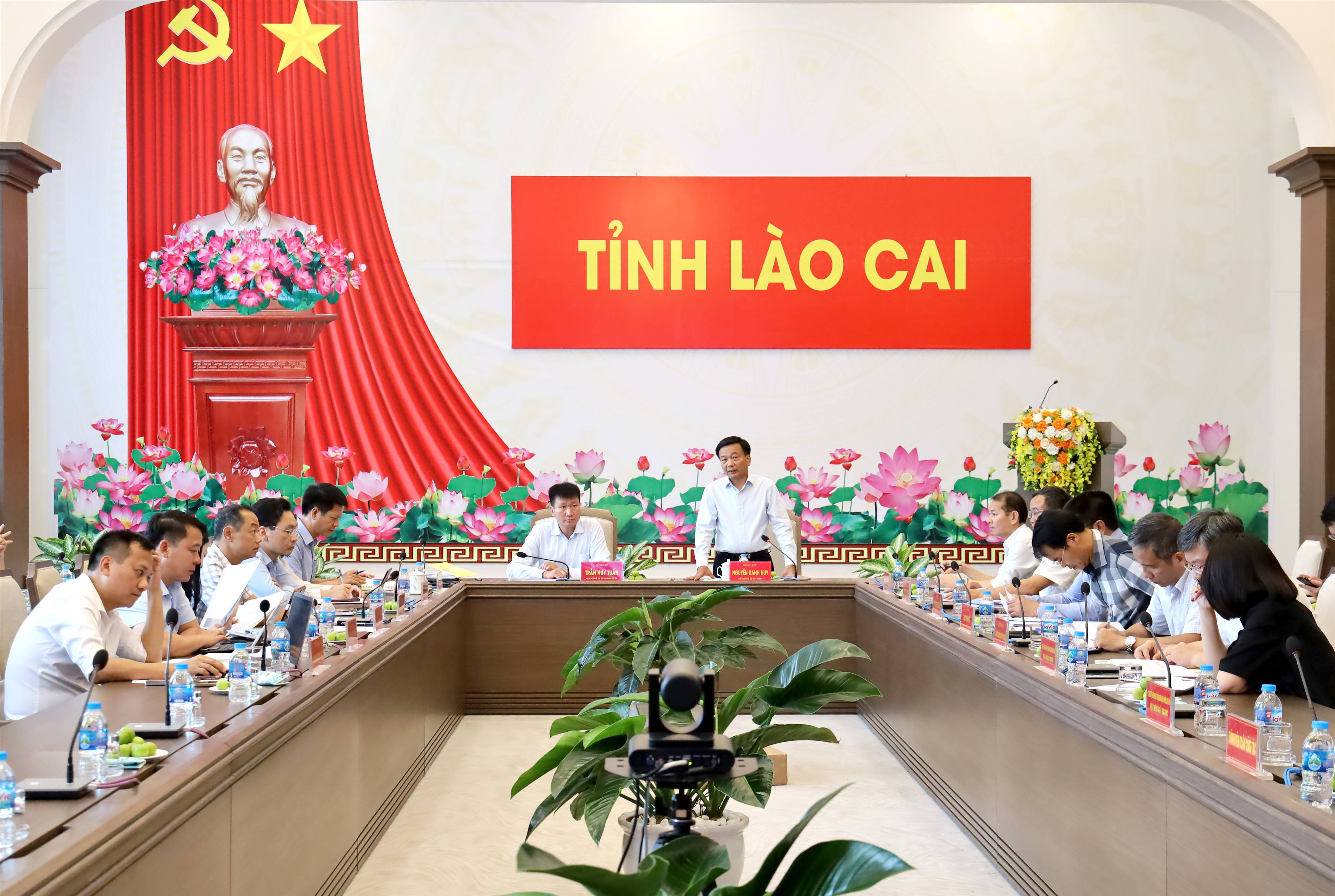 Đoàn công tác của Bộ Xây dựng làm việc với UBND tỉnh về Dự án tuyến đường sắt Lào Cai - Hà Nội - Hải Phòng