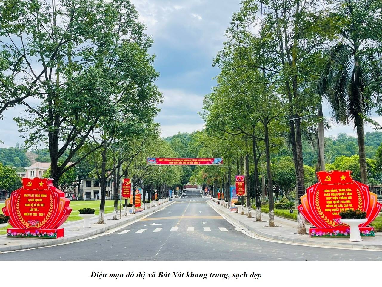 Người dân xã Bát Xát hướng về Đại hội Đảng toàn quốc lần thứ XIV