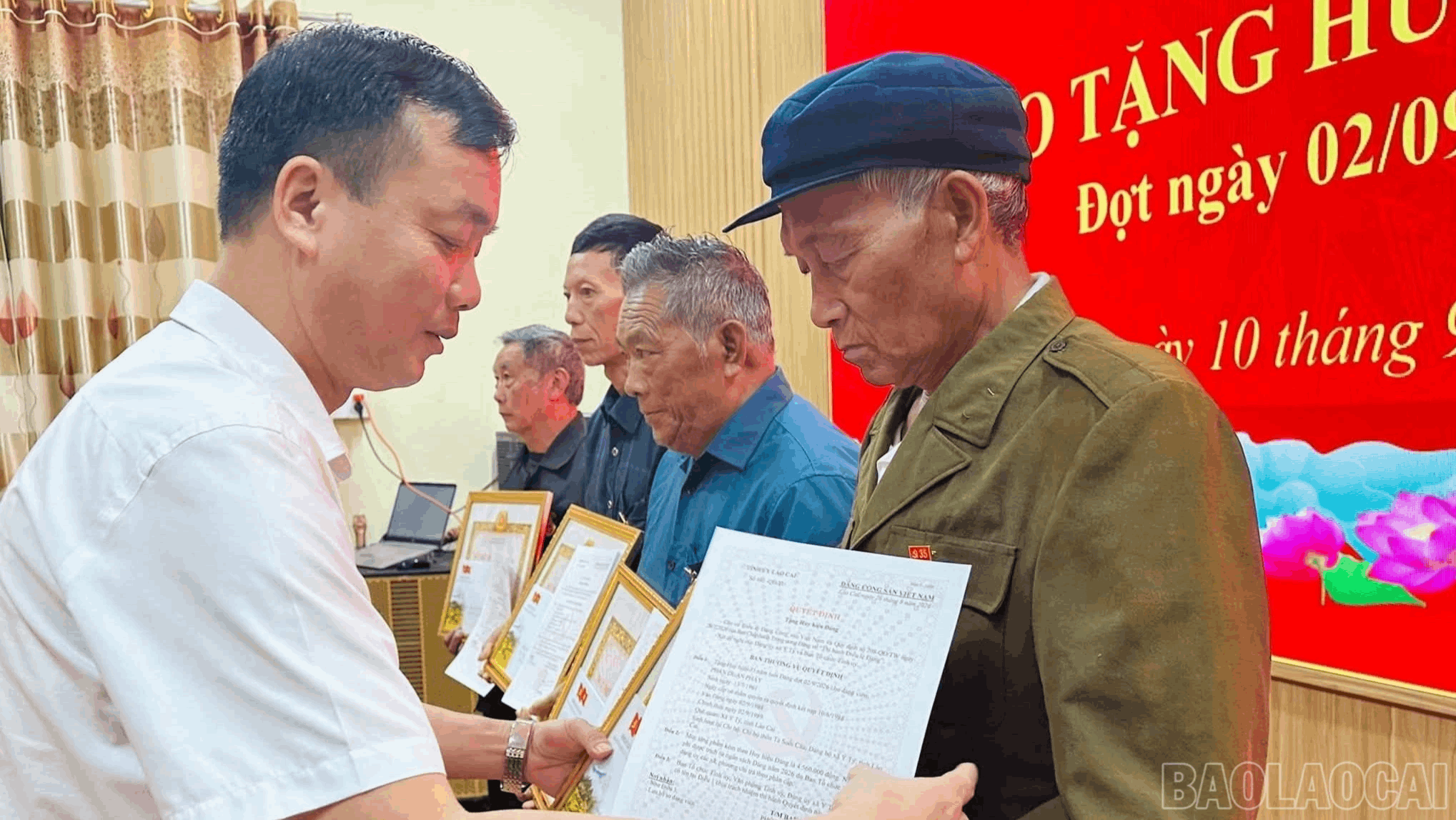anh tin bai