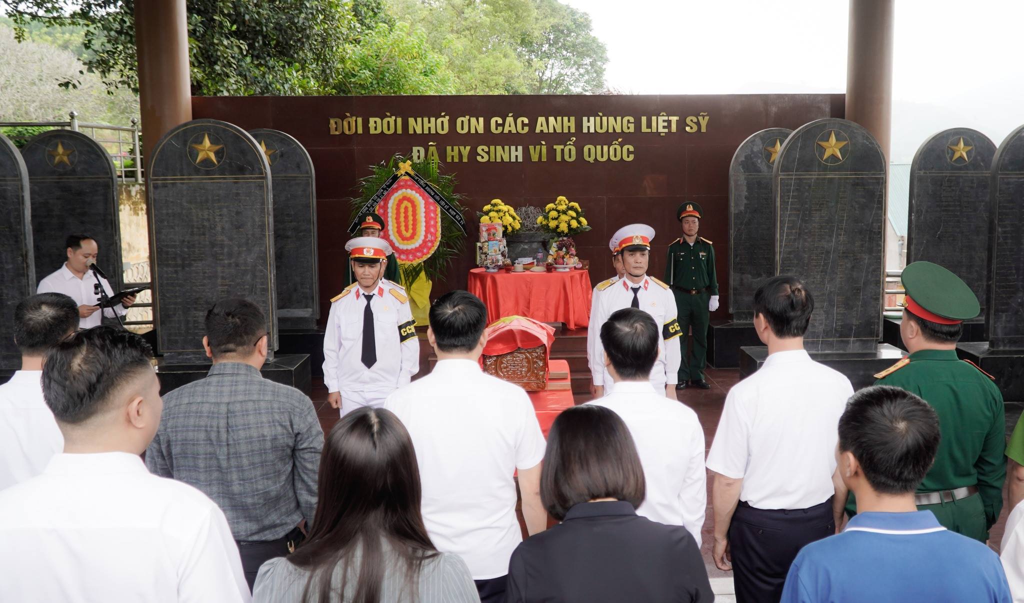 Xã Mậu A tổ chức lễ đón nhận và an táng hài cốt liệt sỹ Ngụy Văn Tý