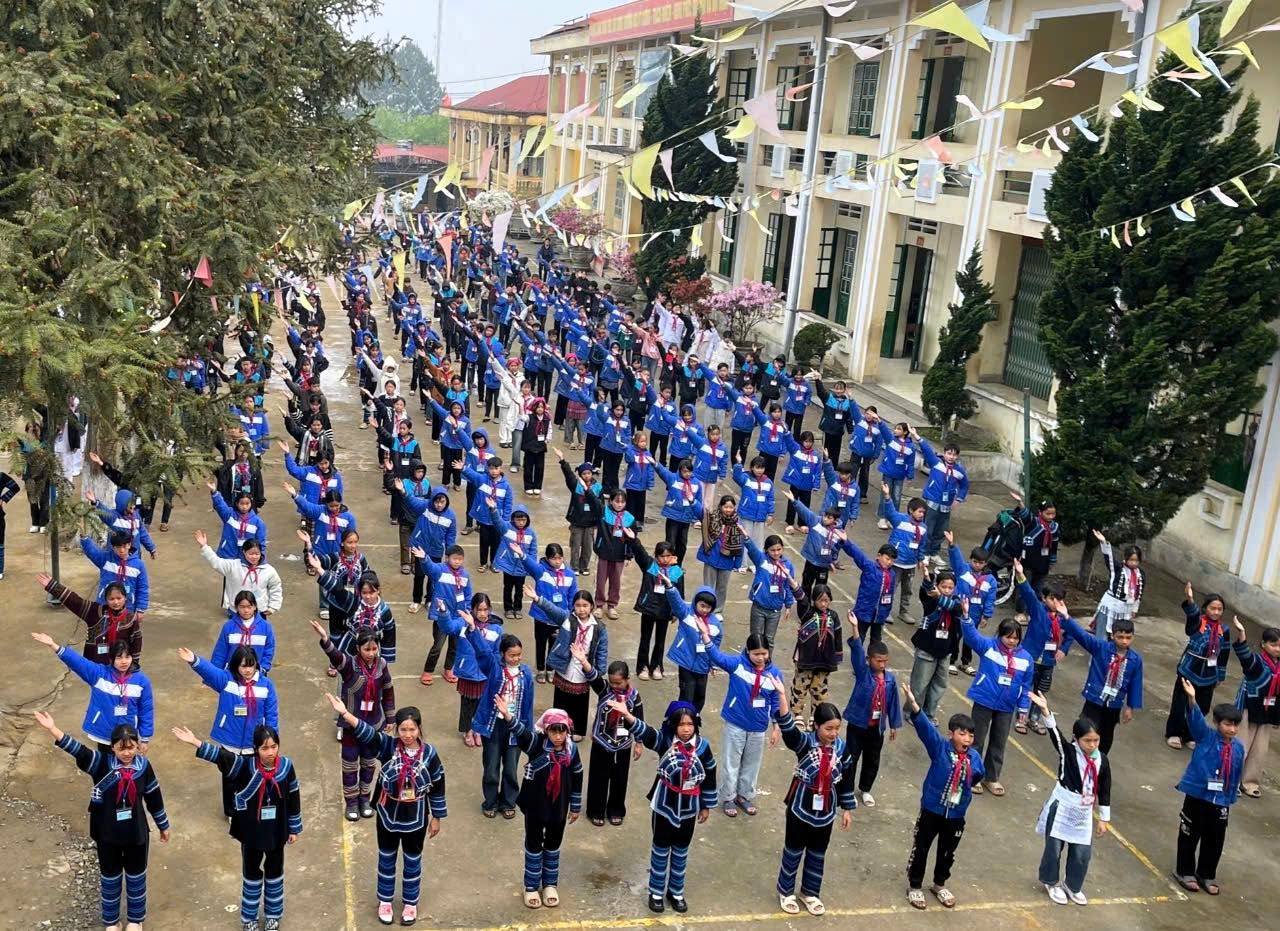 Hỗ trợ tiền ăn, gạo, đồ dùng cá nhân cho học sinh trường phổ thông nội trú