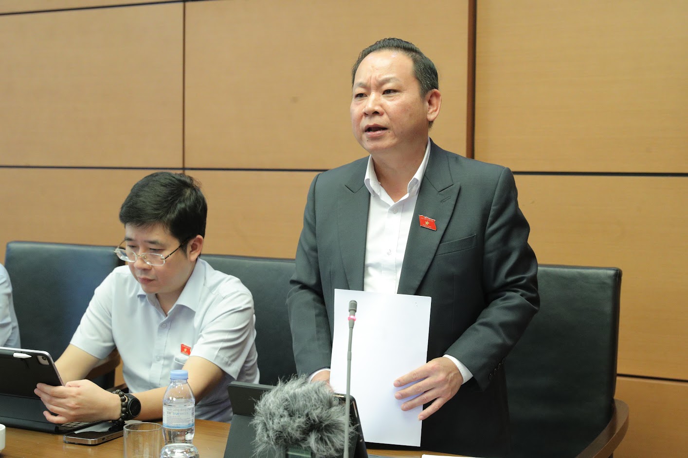 Đoàn đại biểu Quốc hội tỉnh đóng góp nhiều ý kiến tại Kỳ họp thứ nhất, Quốc hội khóa XVI