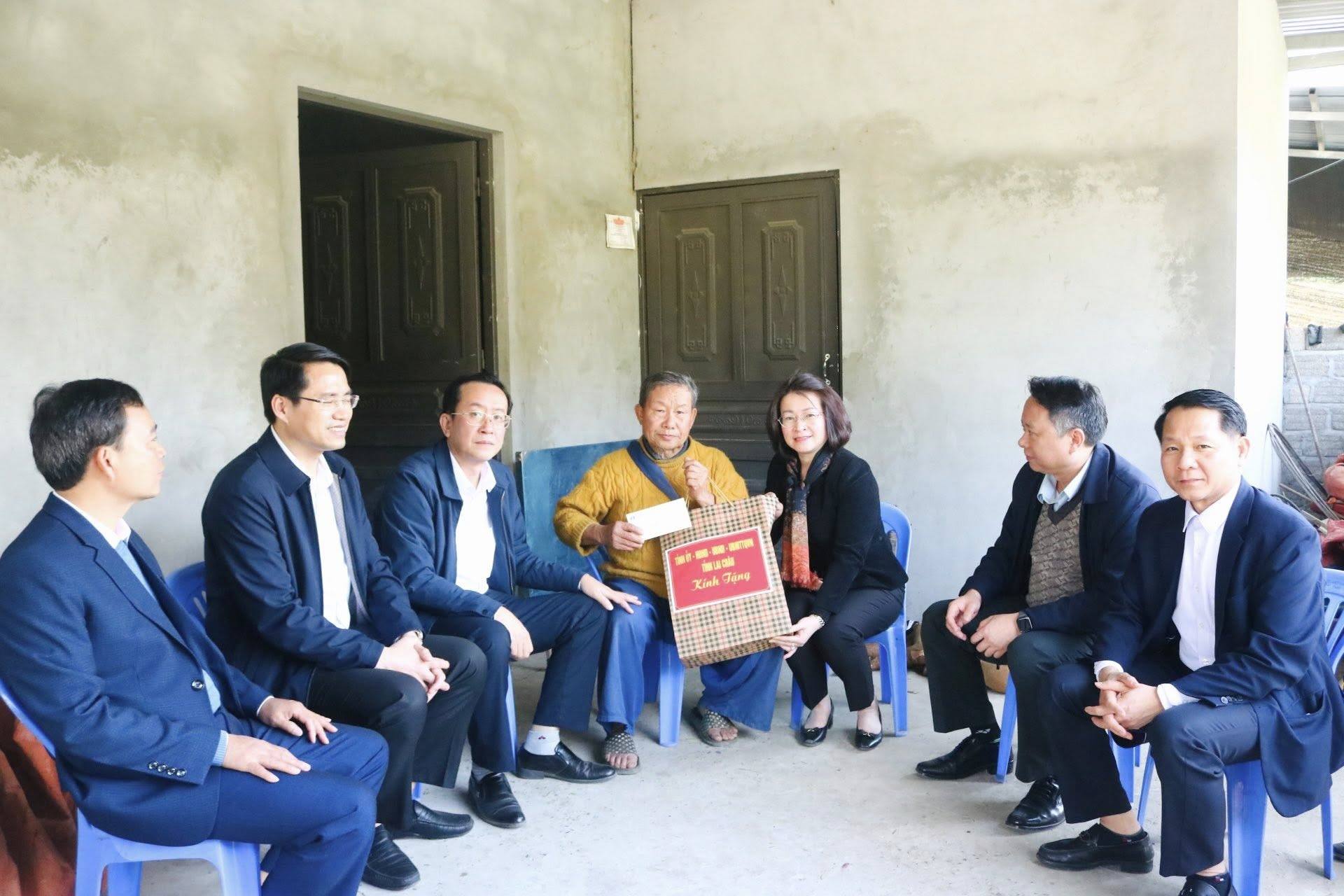 ĐOÀN LÃNH ĐẠO CỦA TỈNH THĂM HỎI, TẶNG QUÀ NHÂN DỊP TẾT NGUYÊN ĐÁN BÍNH NGỌ NĂM 2026 TẠI XÃ PA TẦN ​
