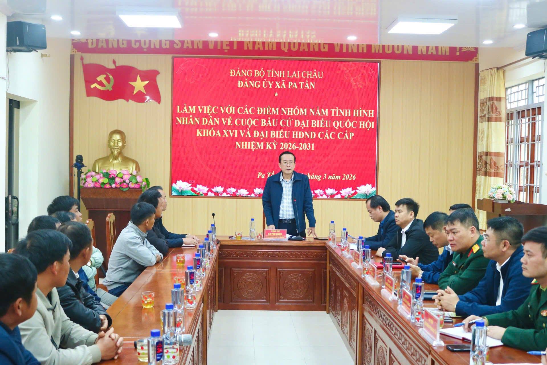 GẶP MẶT TRƯỞNG CÁC ĐIỂM NHÓM, NGƯỜI CÓ UY TÍN ĐỂ NẮM TÌNH HÌNH NHÂN DÂN TRƯỚC THỀM BẦU CỬ