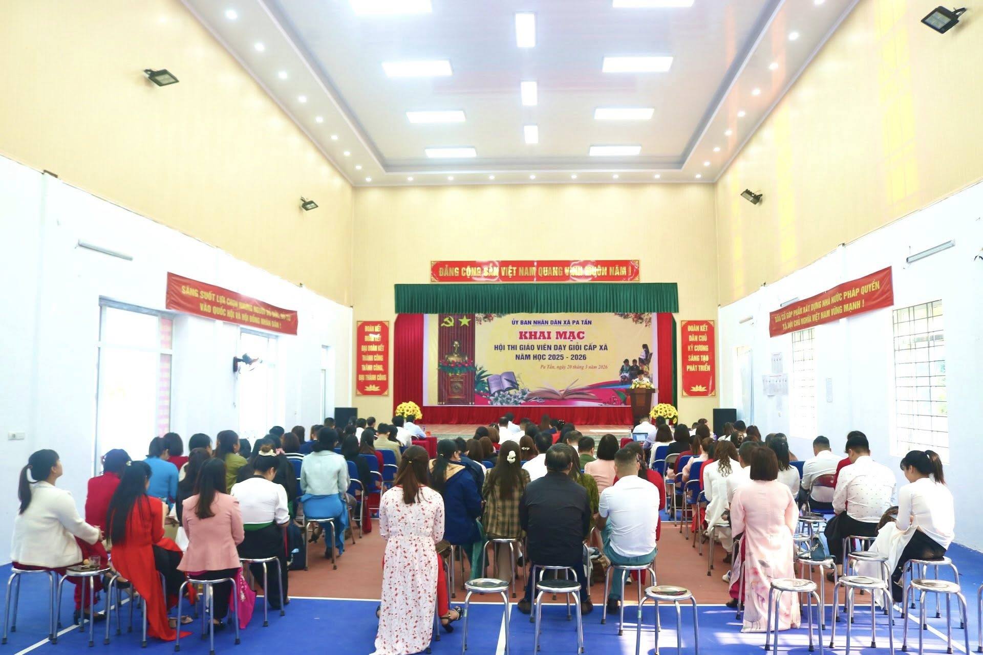 KHAI MẠC HỘI THI GIÁO VIÊN DẠY GIỎI CẤP XÃ NĂM HỌC 2025-2026