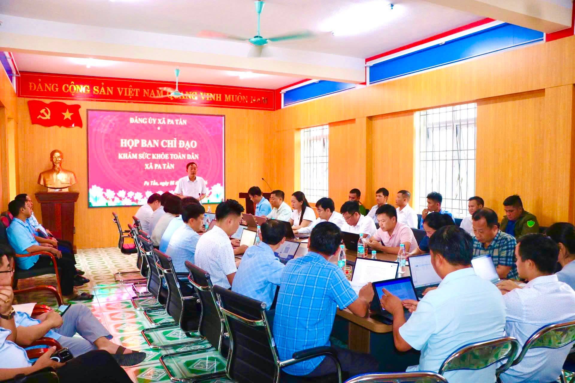 HỌP BAN CHỈ ĐẠO KHÁM SỨC KHỎE TOÀN DÂN