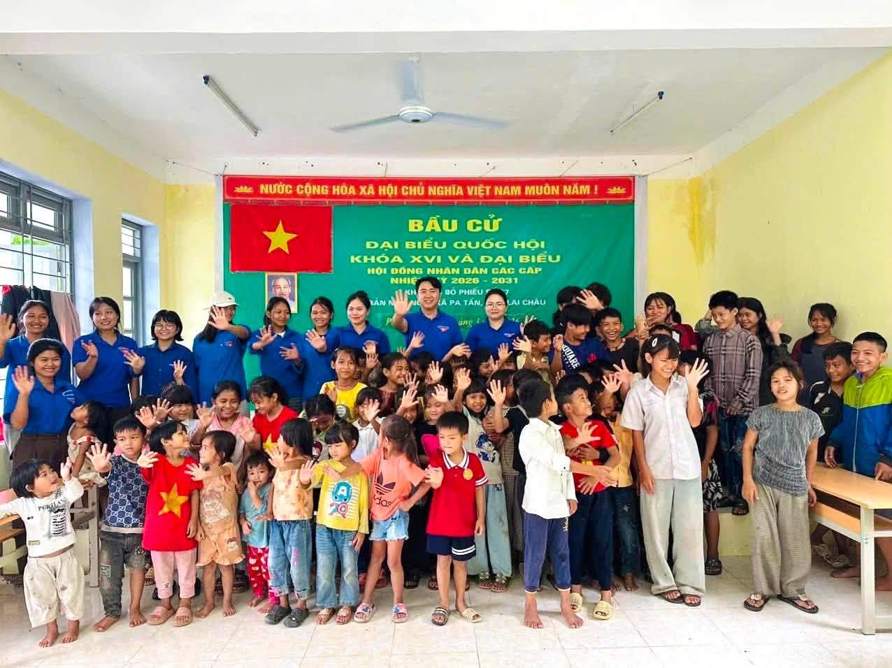 RỰC RỠ SẮC CỜ – RỘN RÃ TIẾNG CƯỜI TRONG MÙA HÈ YÊU THƯƠNG TẠI BẢN PHO VÀ BẢN NẬM NÓ