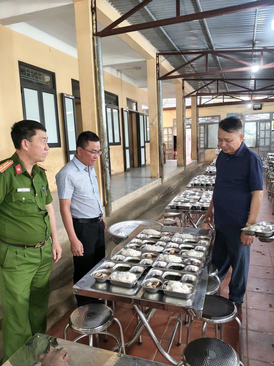 Hoạt động kiểm tra vệ sinh an toàn thự phẩm trên địa bàn xã Tủa Sín Chải