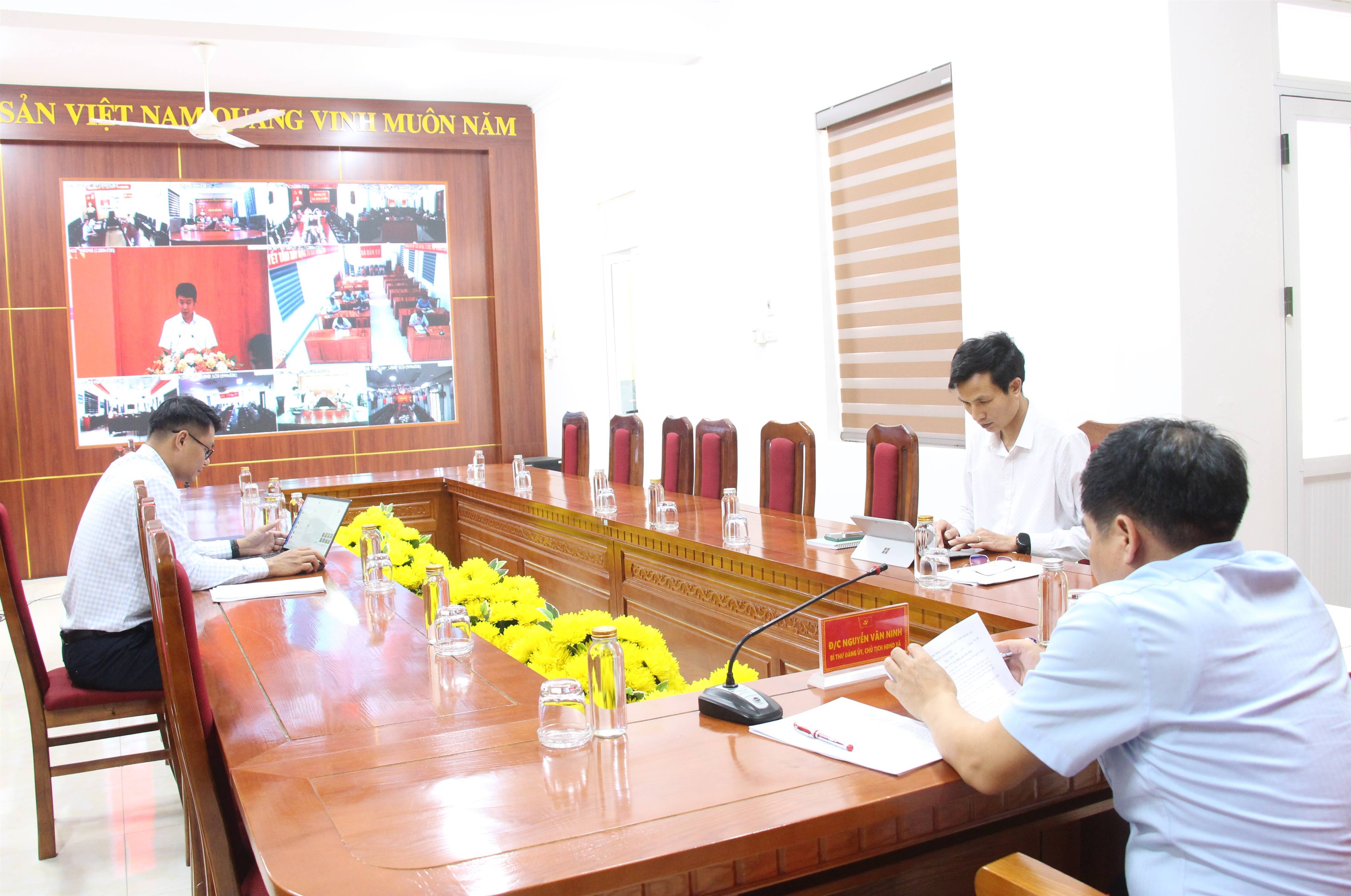 Xã Lê Lợi tham dự trực tuyến Họp Ban Chỉ đạo thực hiện mục tiêu tăng trưởng và giải ngân vốn đầu tư công tỉnh