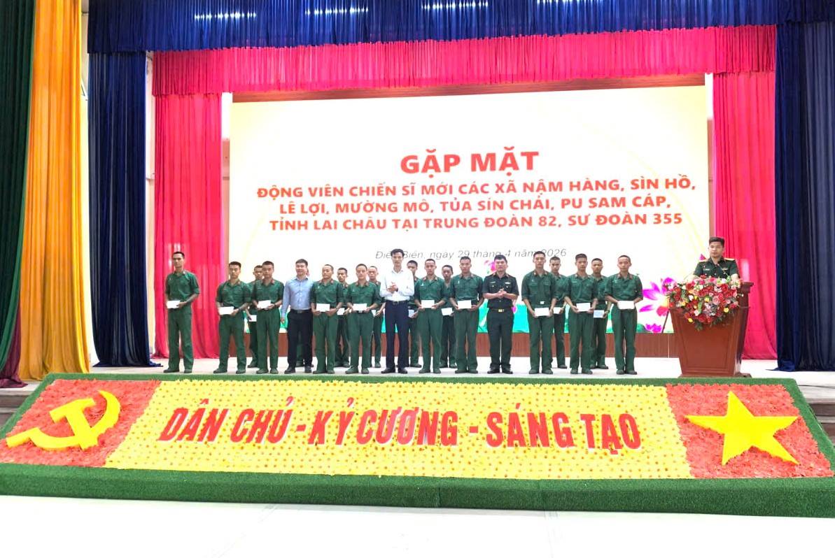Xã Lê Lợi thăm hỏi, động viên chiến sĩ mới nhập ngũ năm 2026