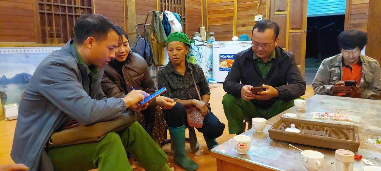 XÃ TỦA SÍN CHẢI TẬP TRUNG CAO ĐIỂM TRIỂN KHAI THỰC HIỆN ĐỀ ÁN 06, HƯỚNG DẪN NGƯỜI DÂN TÍCH HỢP GIẤY TỜ TRÊN VNEID