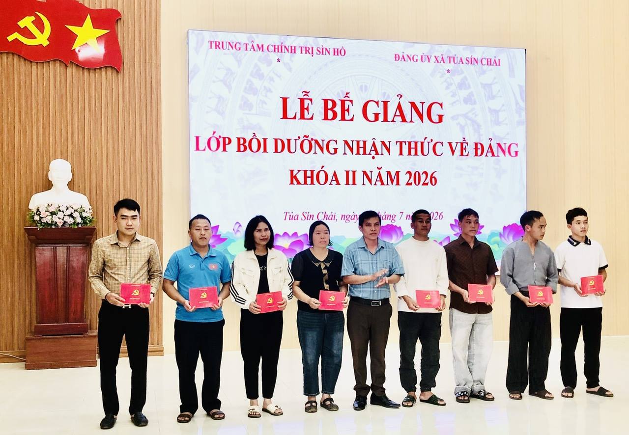 Đảng ủy xã Tủa Sín Chải Bế giảng lớp Bồi dưỡng nhận thức về Đảng năm 2026