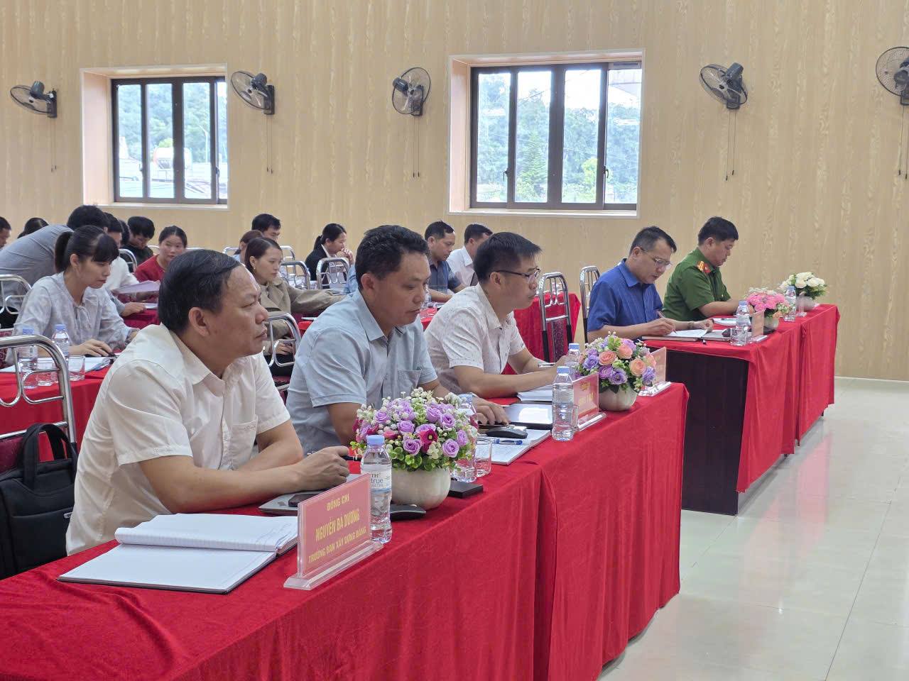 Tủa Sín Chải tham gia Hội nghị sơ kết 1 năm vận hành mô hình tổ chức tổng thể của hệ thống chính trị và mô hình chính quyền 3 cấp.