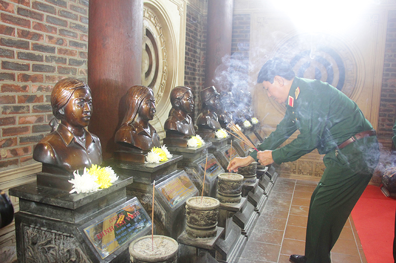 Anh-tin-bai