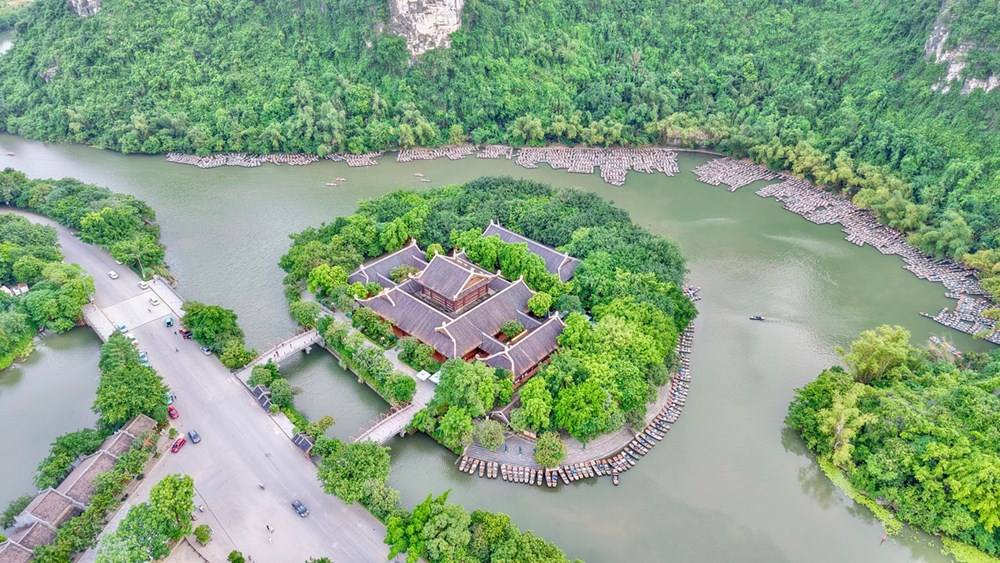 Ninh Bình phát huy vai trò của du lịch trong bảo tồn và lan tỏa giá trị văn hóa cố đô