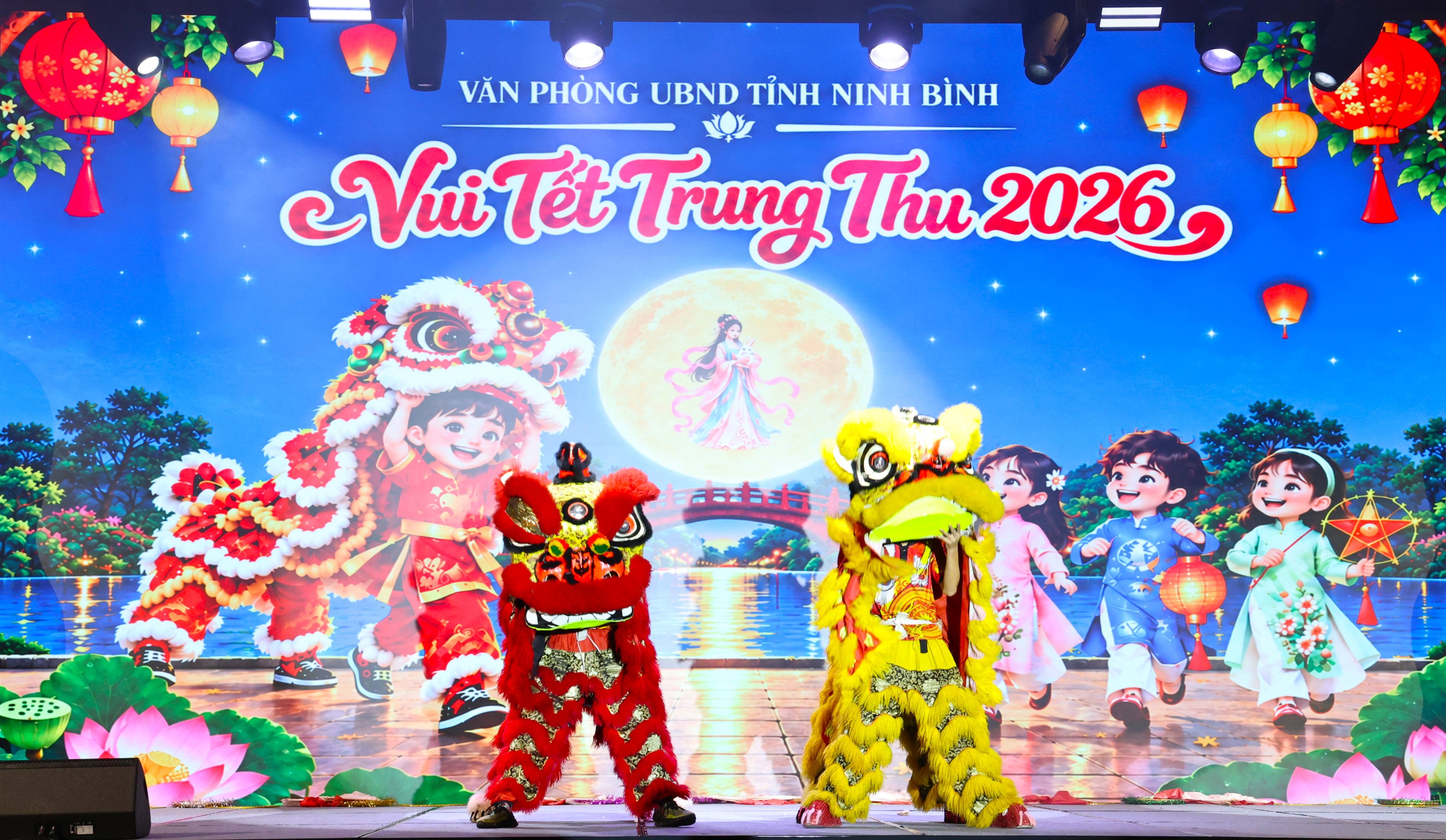 Văn phòng UBND tỉnh Ninh Bình tổ chức chương trình "Vui Tết Trung thu" cho con em cán bộ, công chức, viên chức