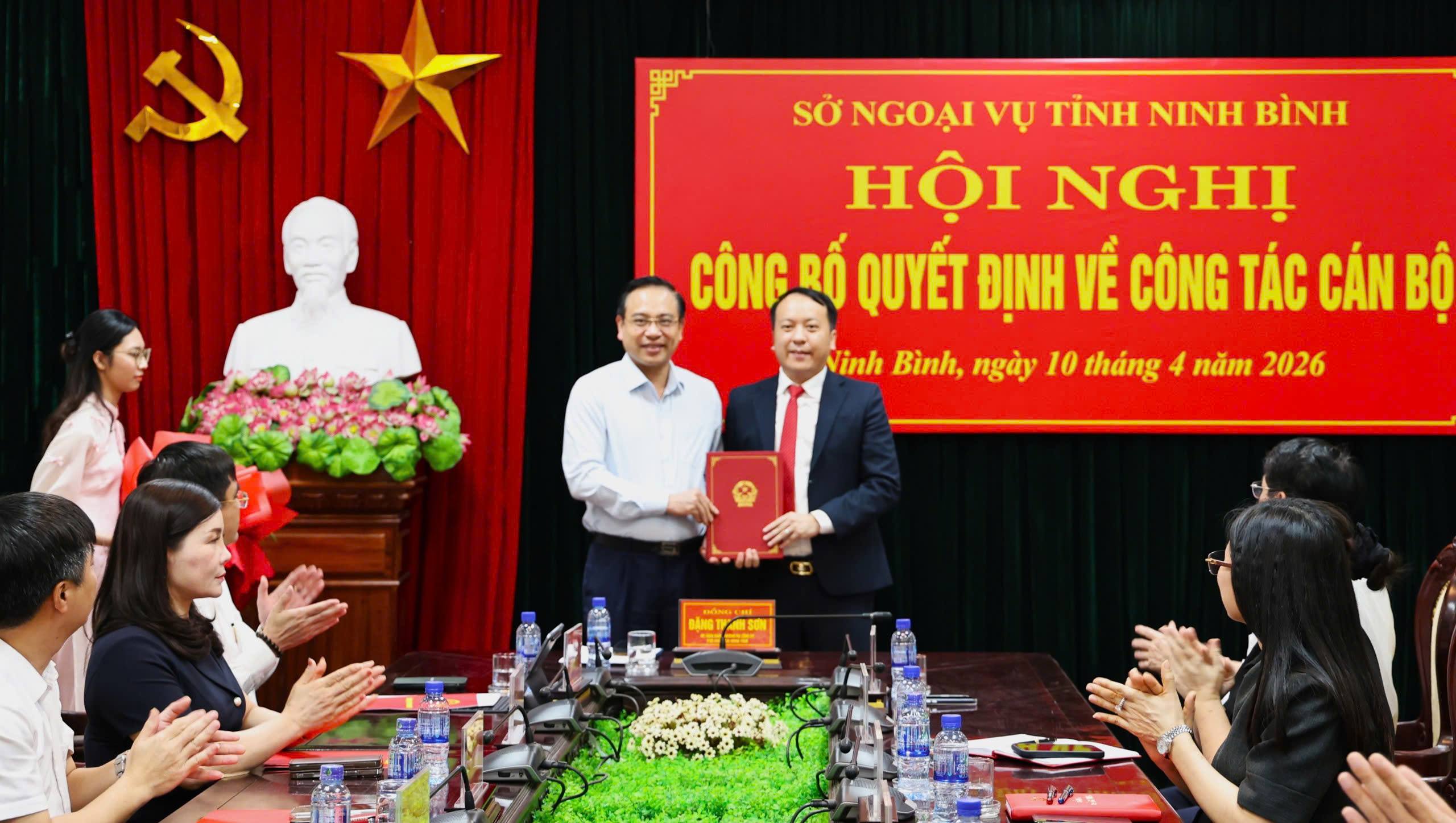 Sở Ngoại vụ tổ chức Hội nghị công bố Quyết định của Chủ tịch UBND tỉnh về công tác cán bộ