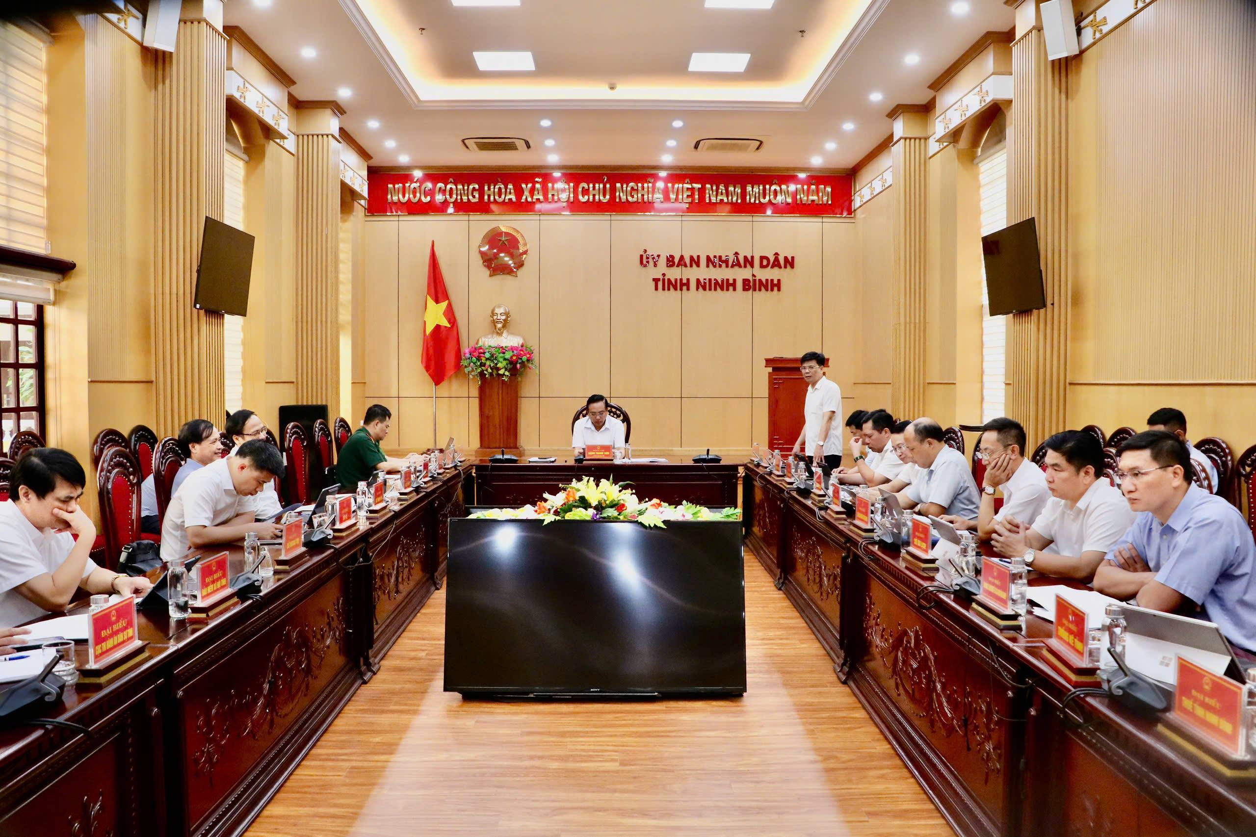Ninh Bình quyết liệt triển khai Bộ chỉ số điều hành, Trung tâm IOC và Ứng dụng công dân số NinhBinh-S