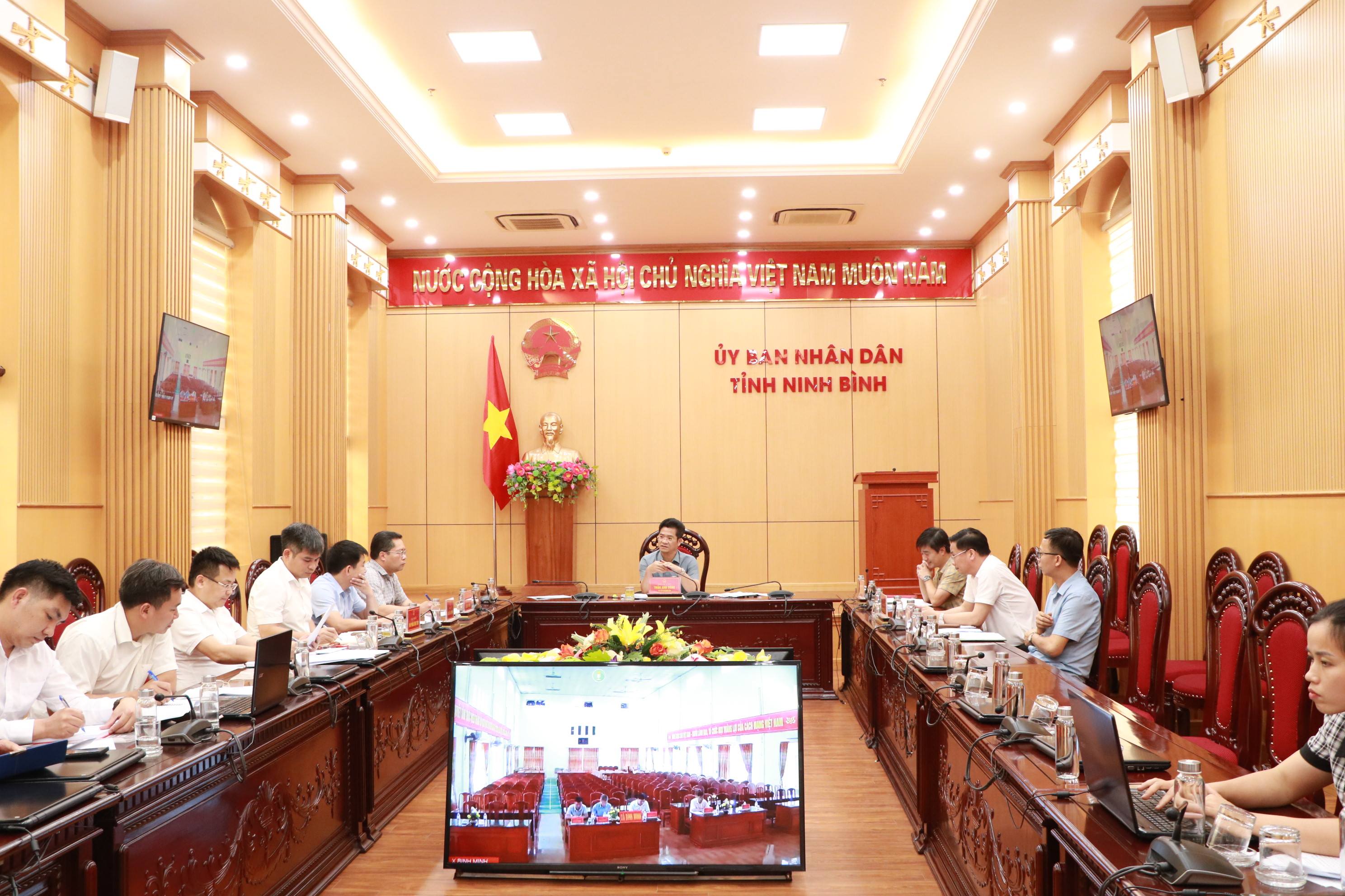 Hội nghị nghe báo cáo tình hình triển khai thực hiện Chương trình xóa nhà tạm, nhà dột nát trên địa bàn tỉnh