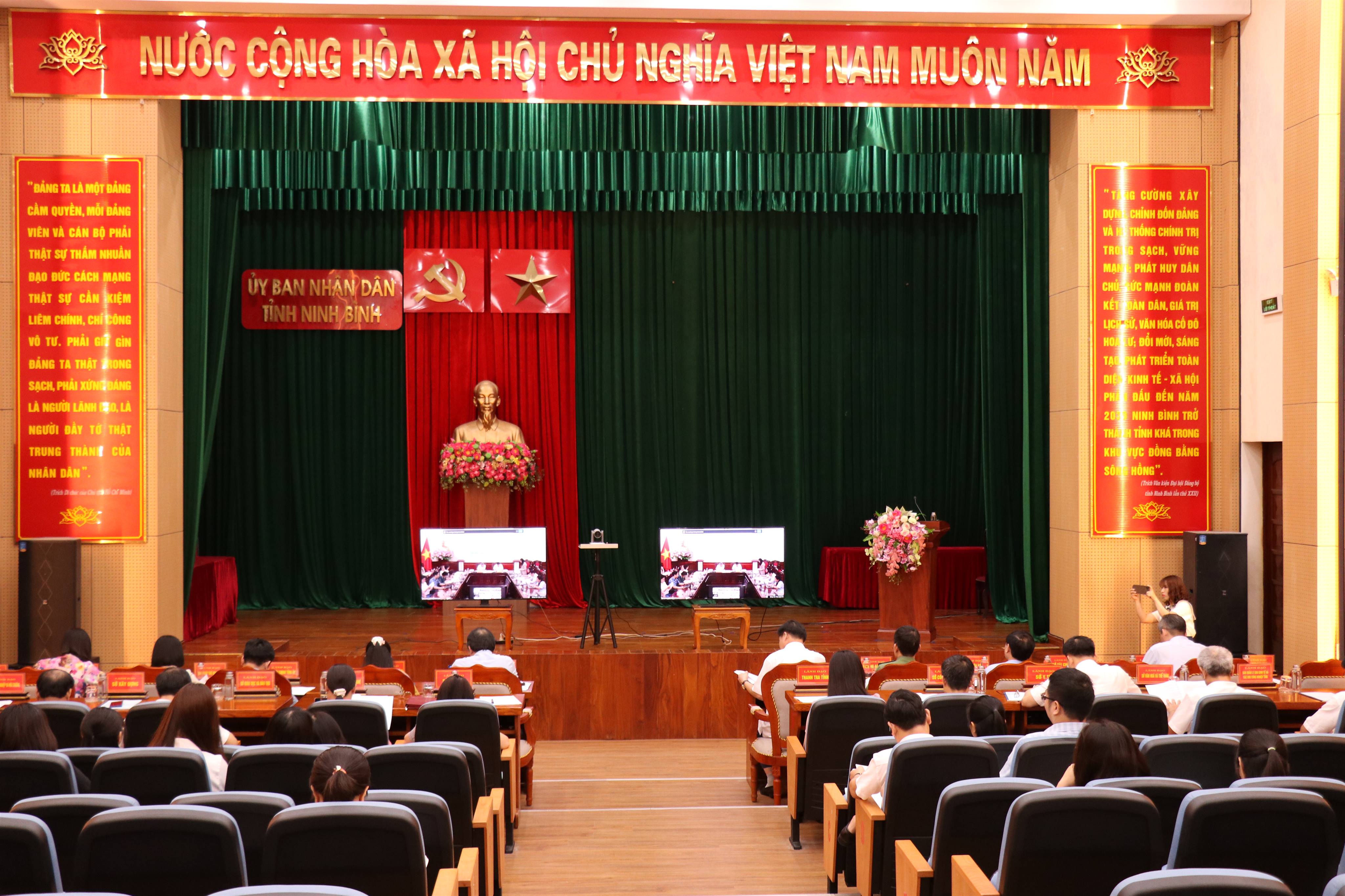Hội nghị trực tuyến trao đổi, tháo gỡ khó khăn, vướng mắc trong quá trình triển khai thực hiện tổng rà soát hệ thống VBQPPL 
