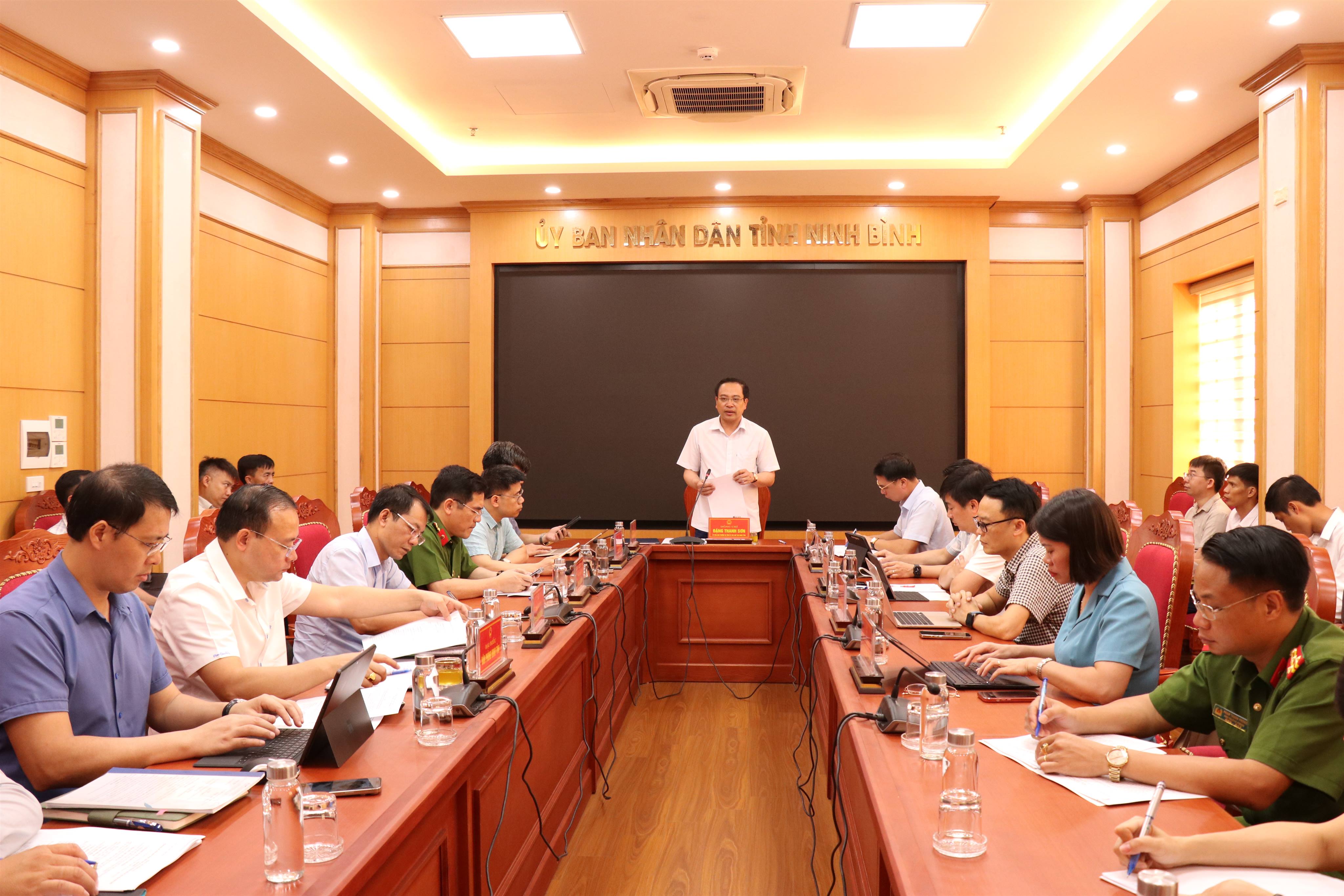 UBND tỉnh nghe phương án triển khai thực hiện một số dự án thuộc lĩnh vực chuyển đổi số trên địa bàn tỉnh năm 2026
