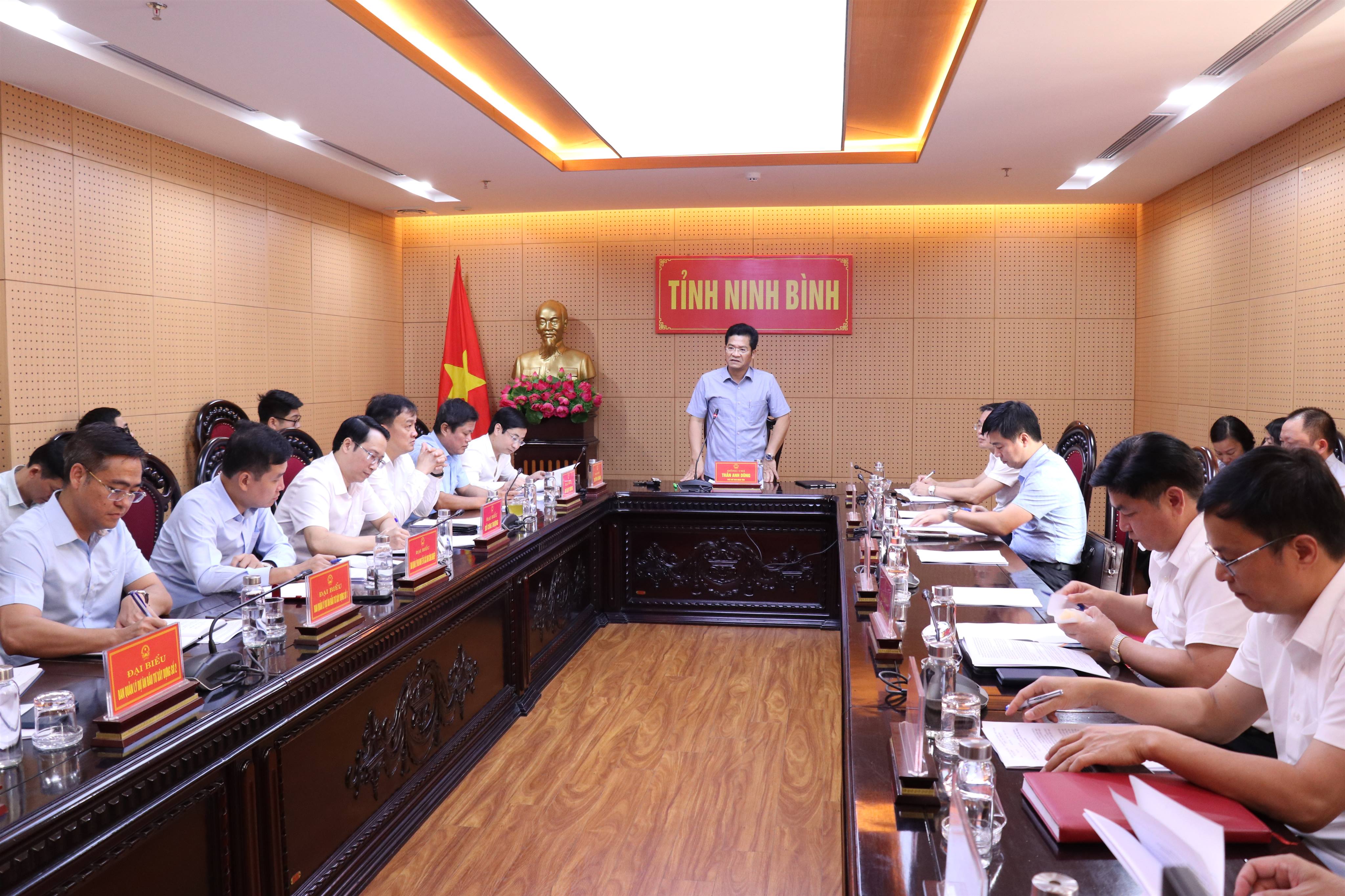 UBND tỉnh nghe báo cáo tình hình triển khai Kế hoạch phát triển kinh tế biển đến năm 2030, tầm nhìn đến năm 2045 