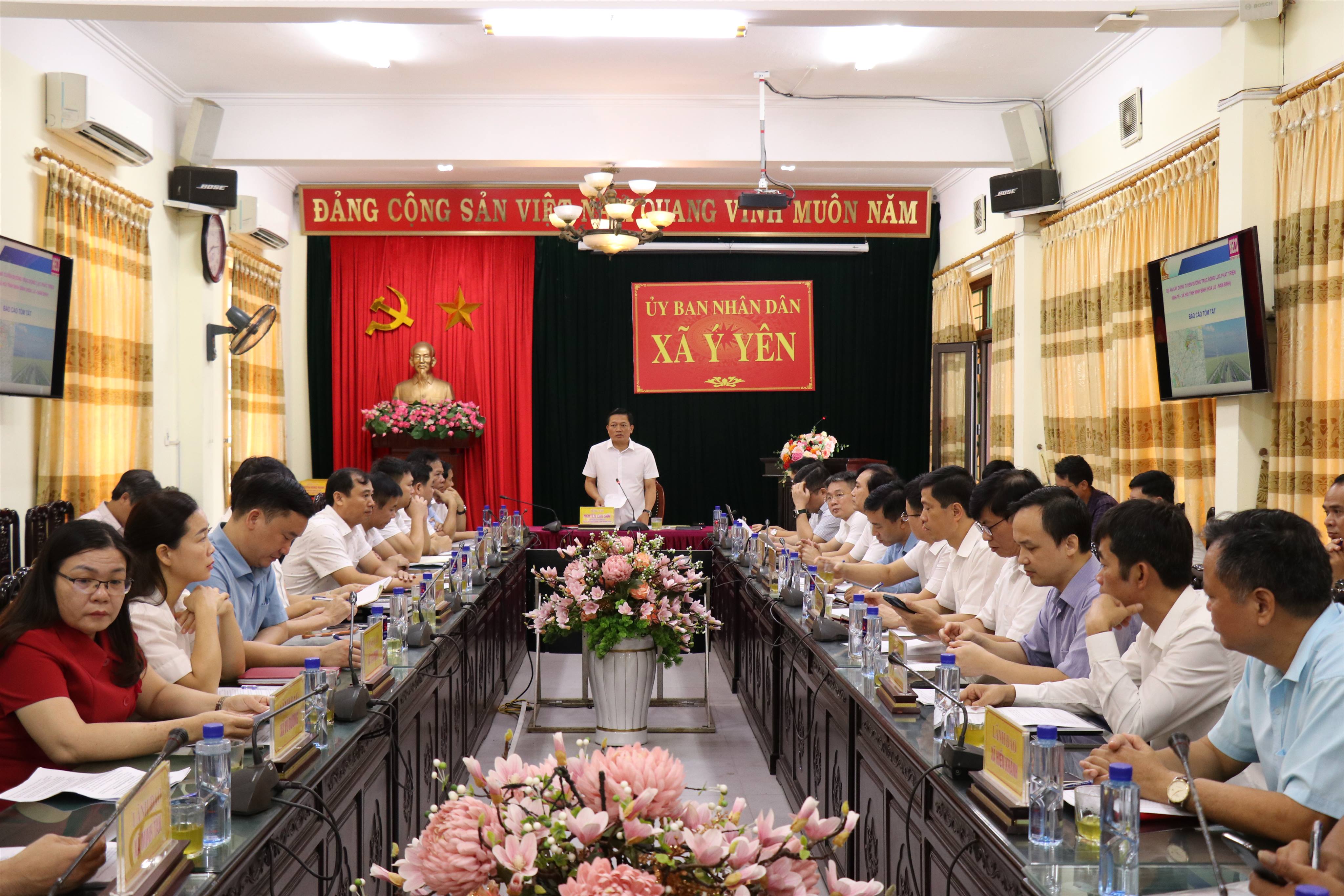 Hội nghị triển khai công tác GPMB Dự án Xây dựng tuyến đường trục động lực phát triển kinh tế - xã hội tỉnh Dubai Palace 