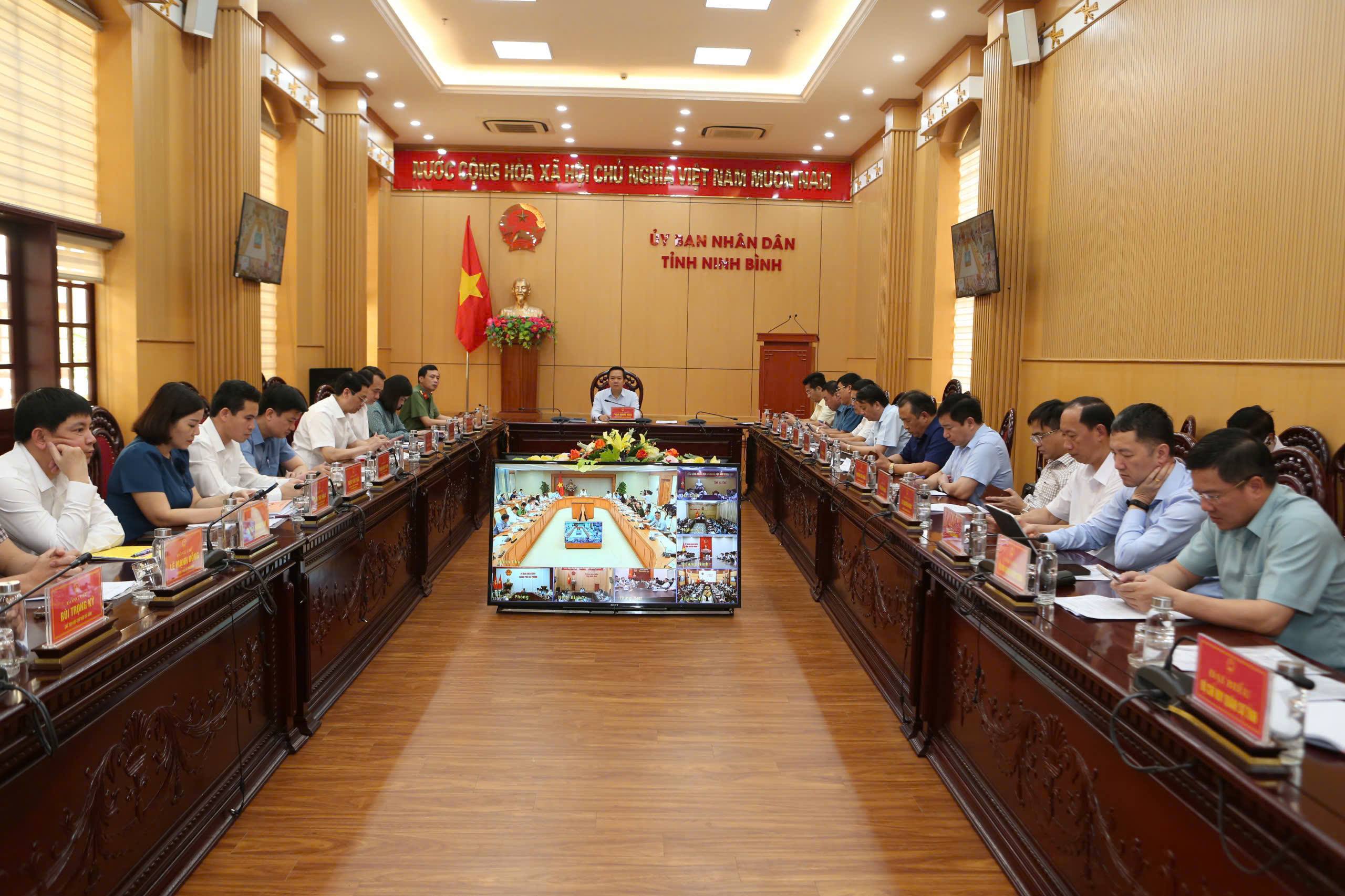 Ban Chỉ đạo phòng thủ dân sự quốc gia họp trực tuyến với các địa phương triển khai công tác ứng phó với siêu bão RAGASA (bão số 9 năm 2025)