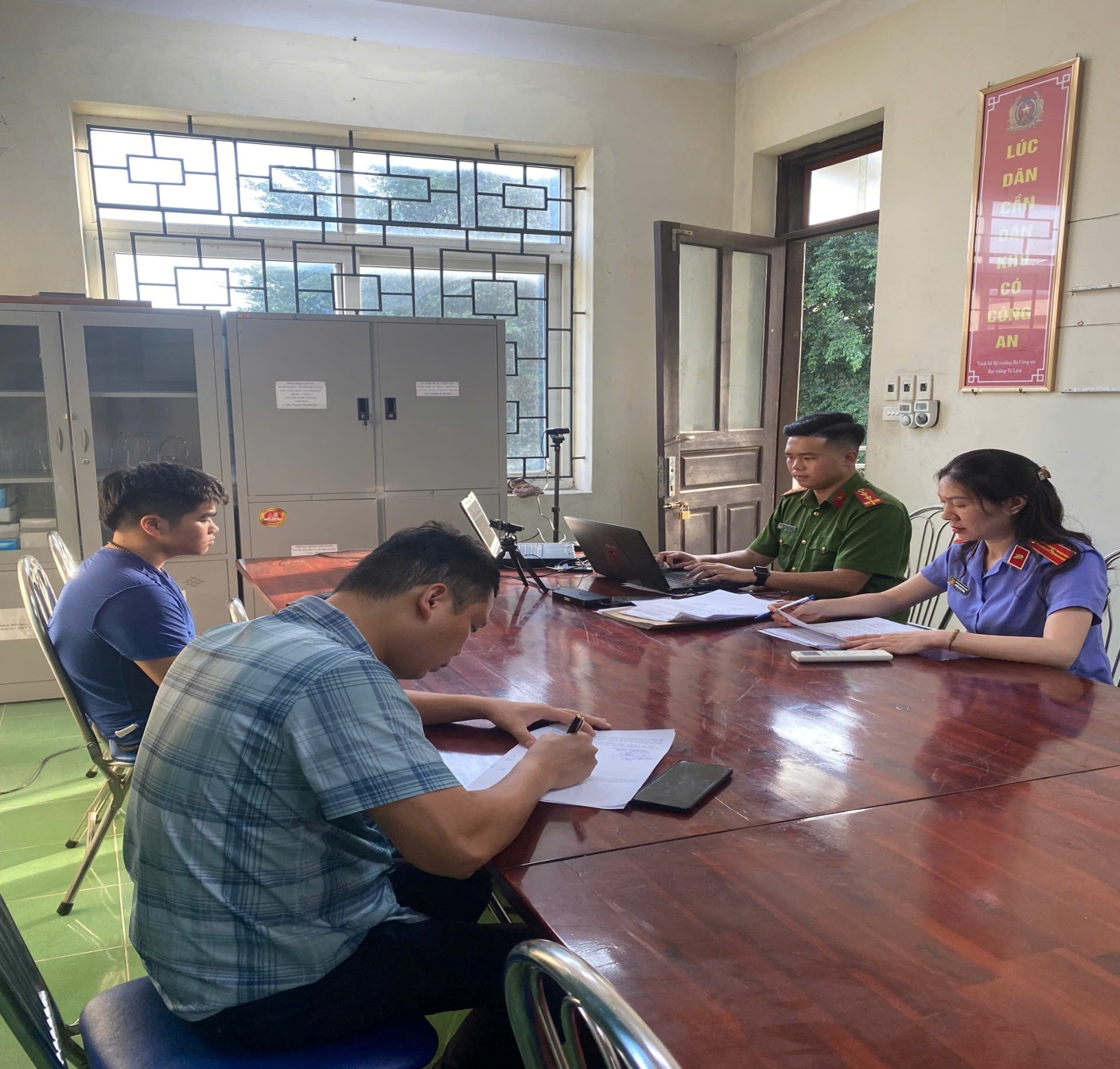 Viện KSND khu vực 5 tăng cường tham gia lấy lời khai có ghi âm, ghi hình
