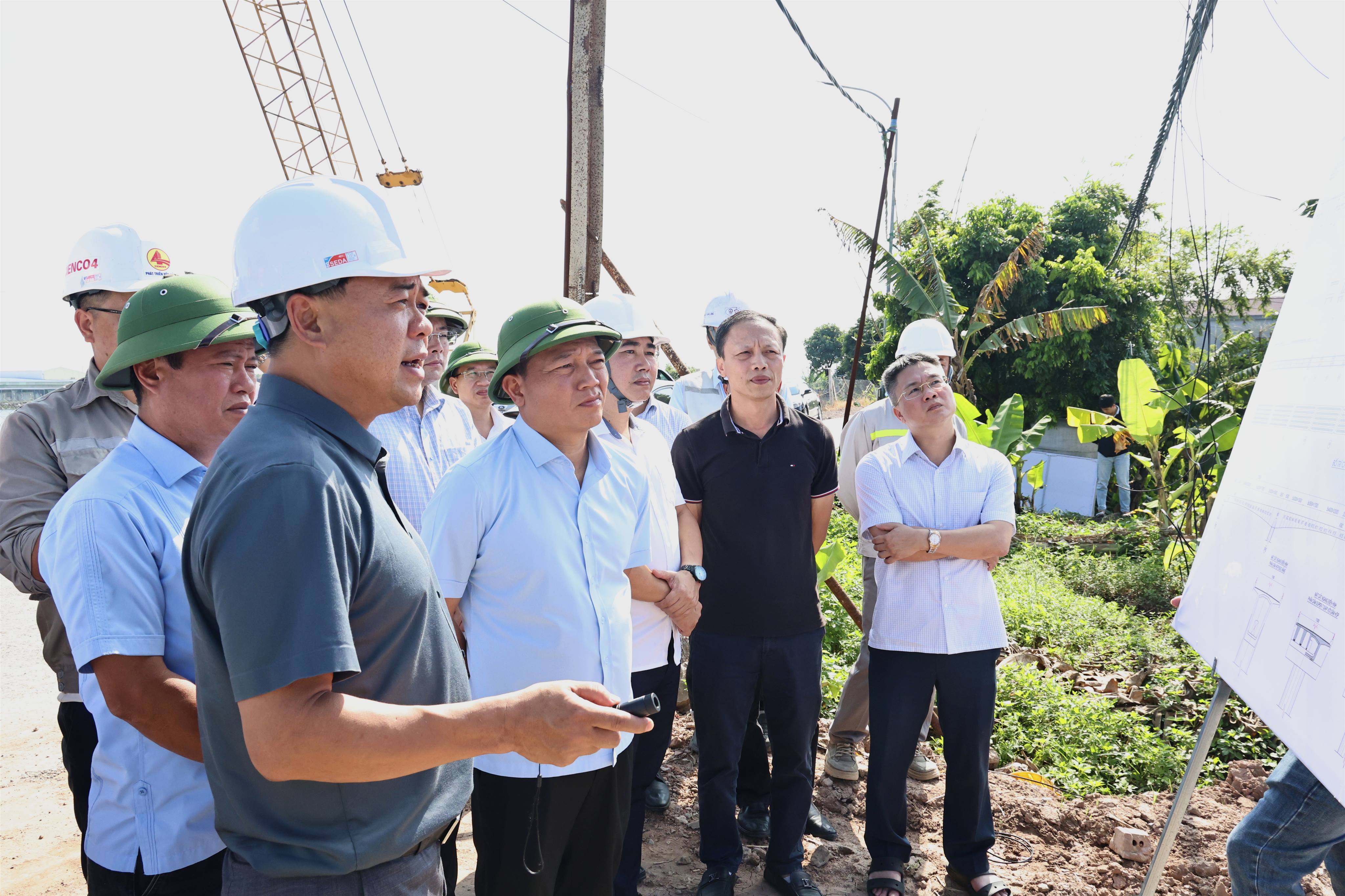 Phó Chủ tịch UBND tỉnh Nguyễn Cao Sơn kiểm tra, đôn đốc giải phóng mặt bằng Dự án xây dựng cầu Ninh Cường