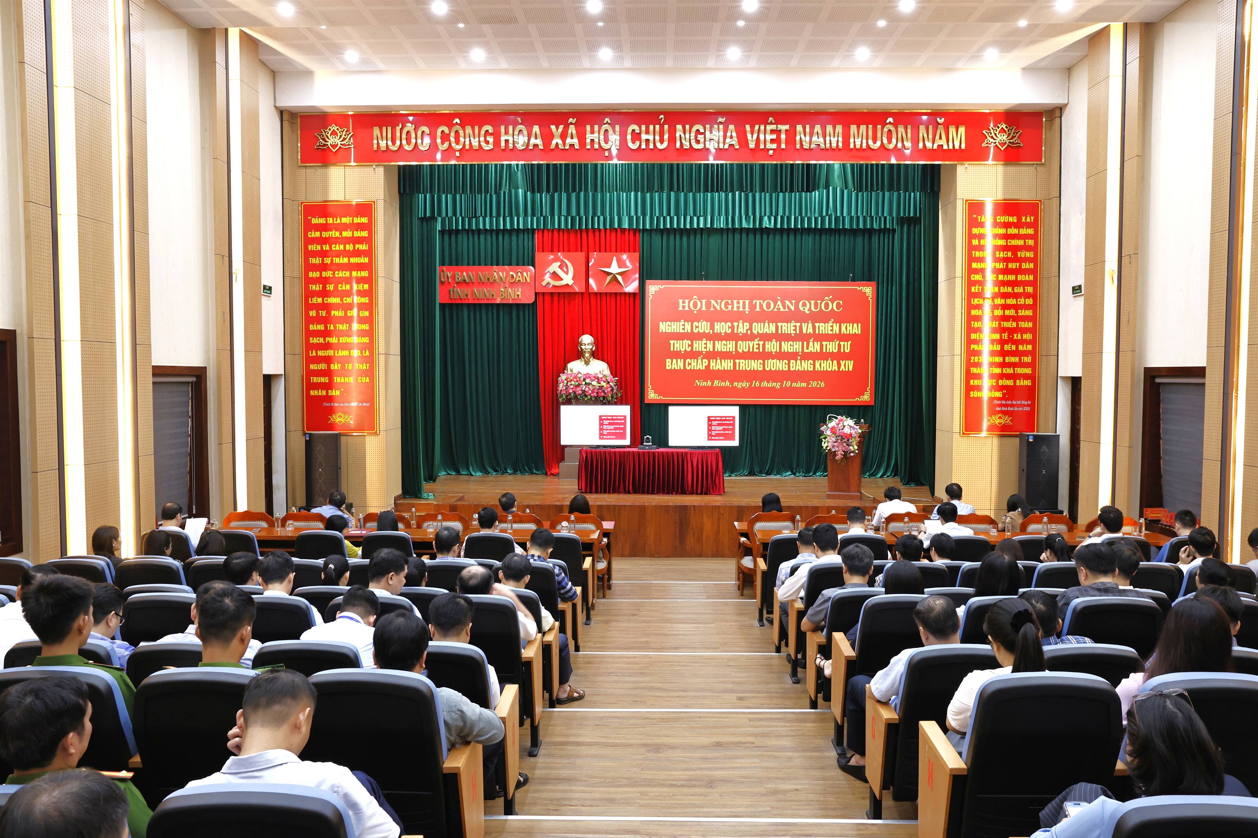 Văn phòng UBND tỉnh tổ chức điểm cầu học tập, quán triệt Nghị quyết Hội nghị lần thứ tư Ban Chấp hành Trung ương Đảng khóa XIV